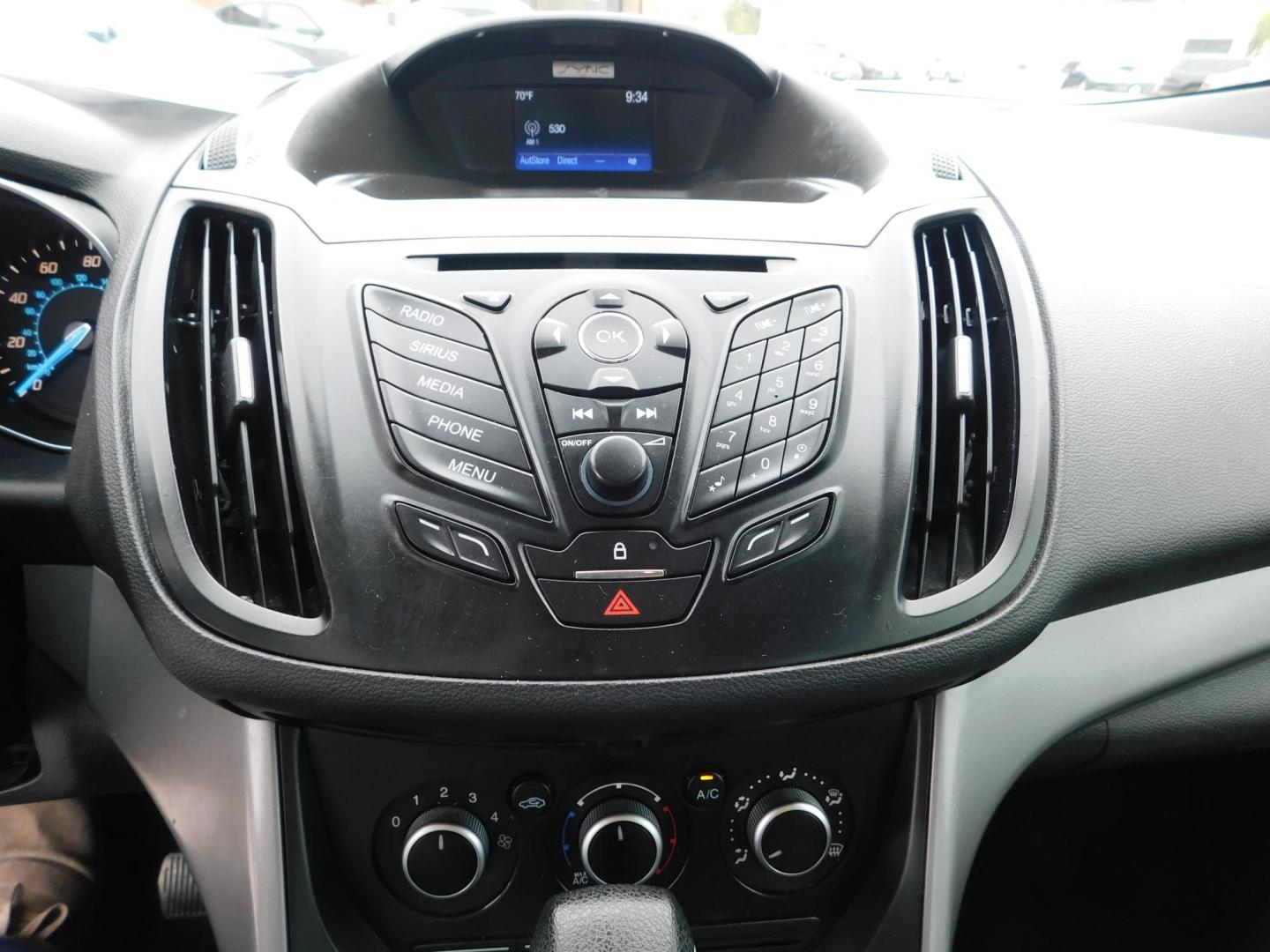 2016 BLACK Ford Escape SE FWD (1FMCU0G77GU) with an 2.5L L4 DOHC 16V engine, 6-Speed Automatic transmission, located at 2121 Burlington St, North Kansas City, MO, 64116, (816) 556-0707, 39.144707, -94.581978 - Photo#3