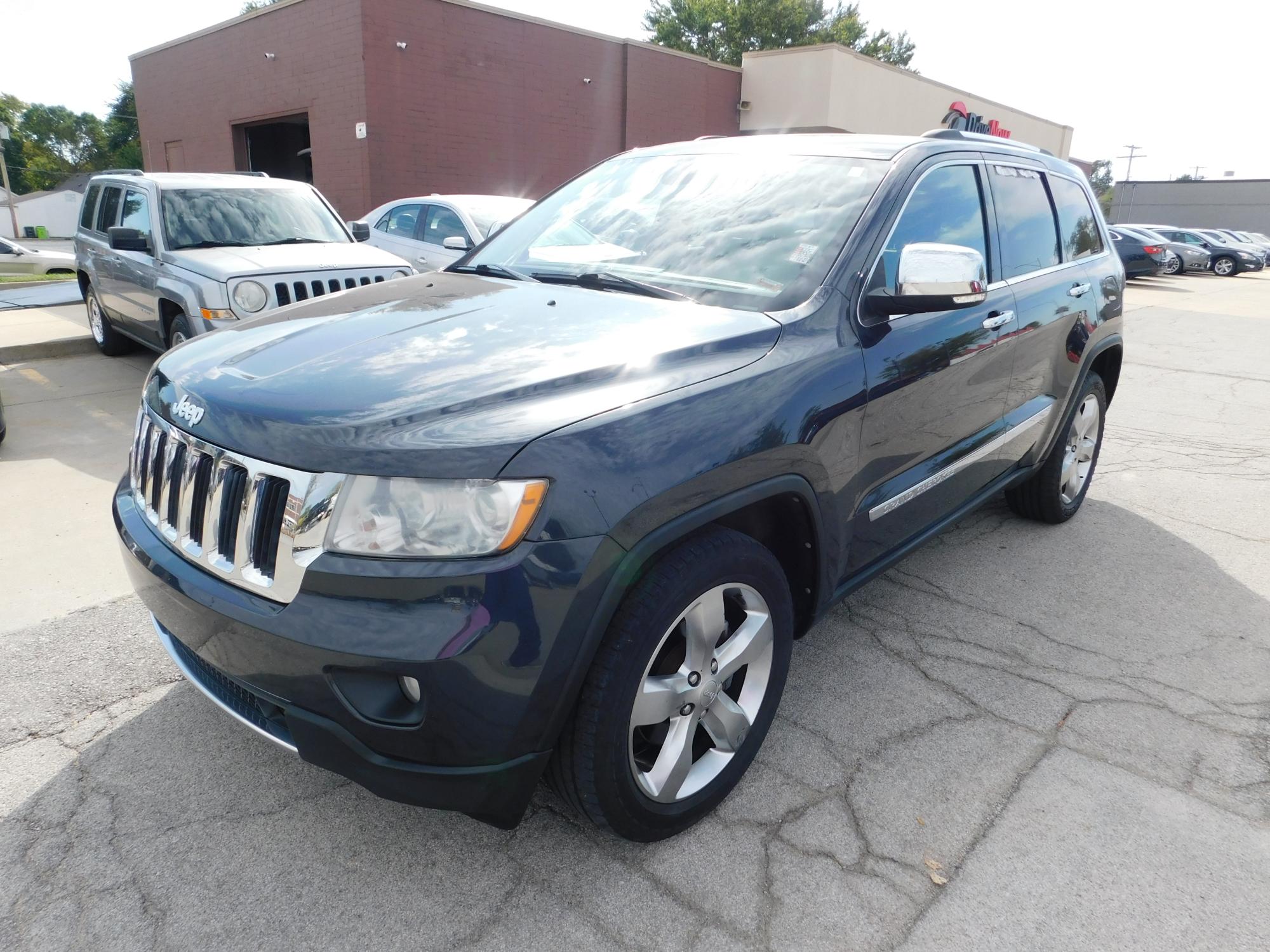 photo of 2013 Jeep Grand Cherokee Limited 4WD