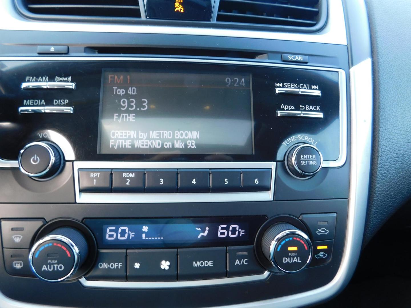 2016 RED Nissan Altima 2.5 SL (1N4AL3AP4GC) with an 2.5L L4 DOHC 16V engine, CVT transmission, located at 2121 Burlington St, North Kansas City, MO, 64116, (816) 556-0707, 39.144707, -94.581978 - Photo#4