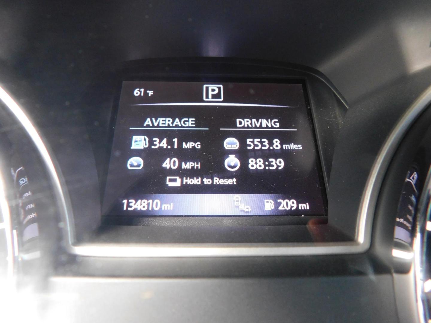 2016 RED Nissan Altima 2.5 SL (1N4AL3AP4GC) with an 2.5L L4 DOHC 16V engine, CVT transmission, located at 2121 Burlington St, North Kansas City, MO, 64116, (816) 556-0707, 39.144707, -94.581978 - Photo#6