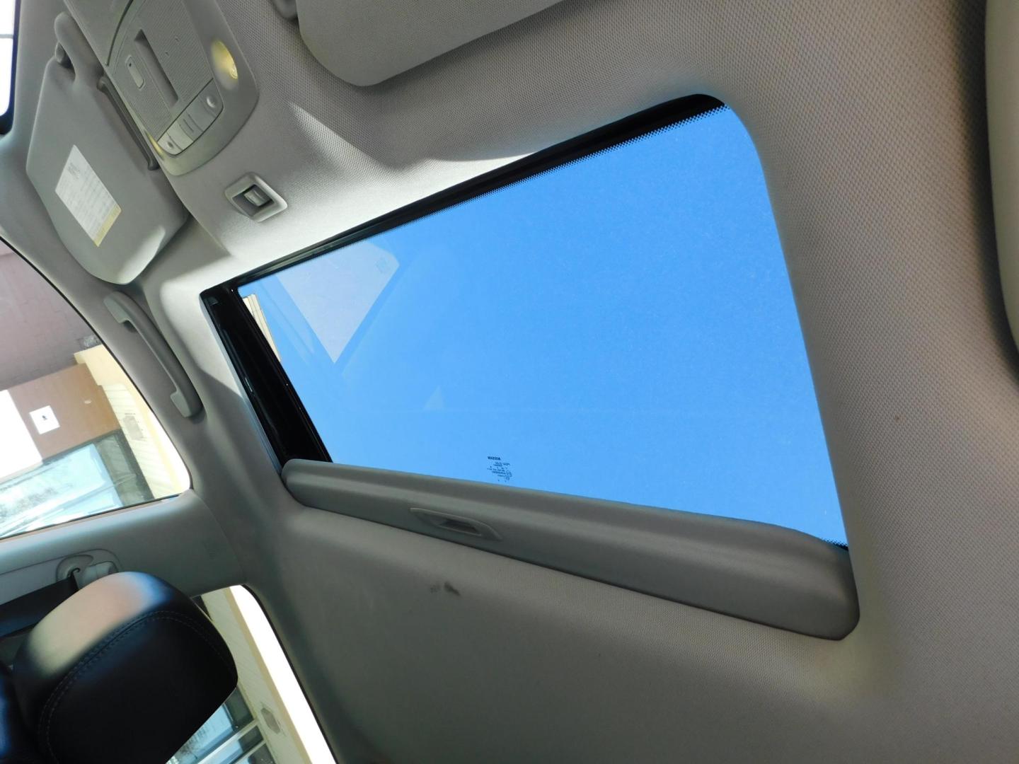 2017 BLACK Nissan Pathfinder Platinum 4WD (5N1DR2MM3HC) with an 3.5L V6 DOHC 24V engine, CVT transmission, located at 2121 Burlington St, North Kansas City, MO, 64116, (816) 556-0707, 39.144707, -94.581978 - Photo#3