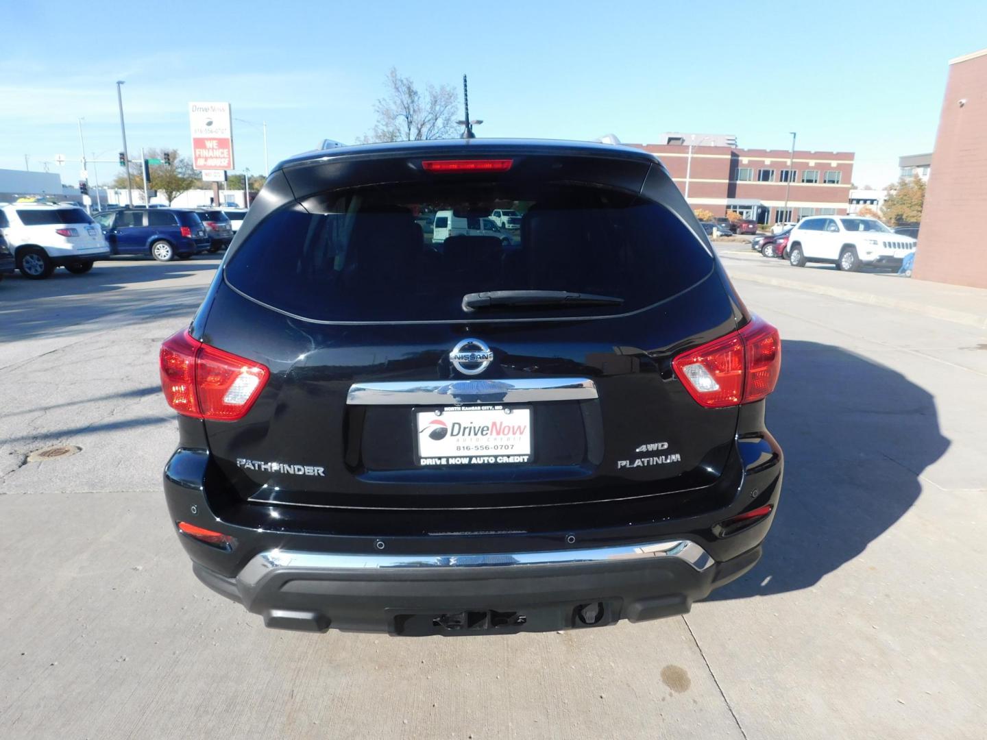 2017 BLACK Nissan Pathfinder Platinum 4WD (5N1DR2MM3HC) with an 3.5L V6 DOHC 24V engine, CVT transmission, located at 2121 Burlington St, North Kansas City, MO, 64116, (816) 556-0707, 39.144707, -94.581978 - Photo#11
