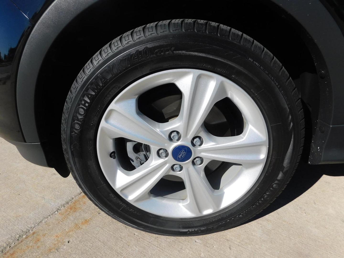 2016 BLACK Ford Escape SE FWD (1FMCU0GX2GU) with an 1.6L L4 DOHC 16V engine, 6-Speed Automatic transmission, located at 2121 Burlington St, North Kansas City, MO, 64116, (816) 556-0707, 39.144707, -94.581978 - Photo#1