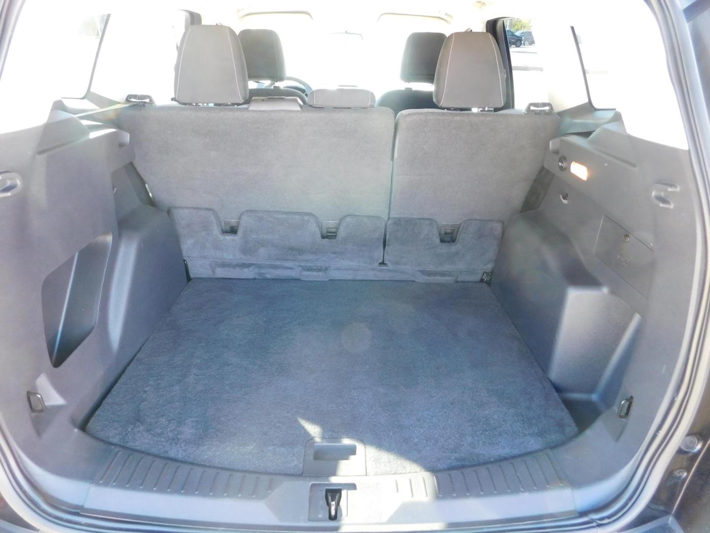 2016 BLACK Ford Escape SE FWD (1FMCU0GX2GU) with an 1.6L L4 DOHC 16V engine, 6-Speed Automatic transmission, located at 2121 Burlington St, North Kansas City, MO, 64116, (816) 556-0707, 39.144707, -94.581978 - Photo#7