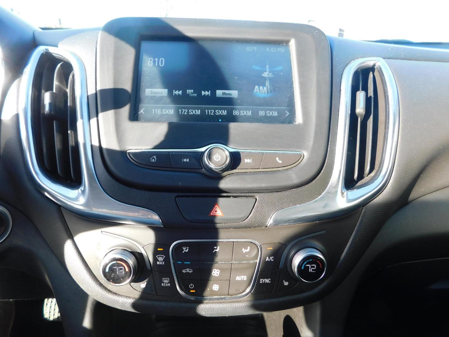 2018 GREEN Chevrolet Equinox LT 2WD (2GNAXJEV4J6) with an 1.5L L4 DIR DOHC 16V TURBO engine, 6A transmission, located at 2121 Burlington St, North Kansas City, MO, 64116, (816) 556-0707, 39.144707, -94.581978 - Photo#3