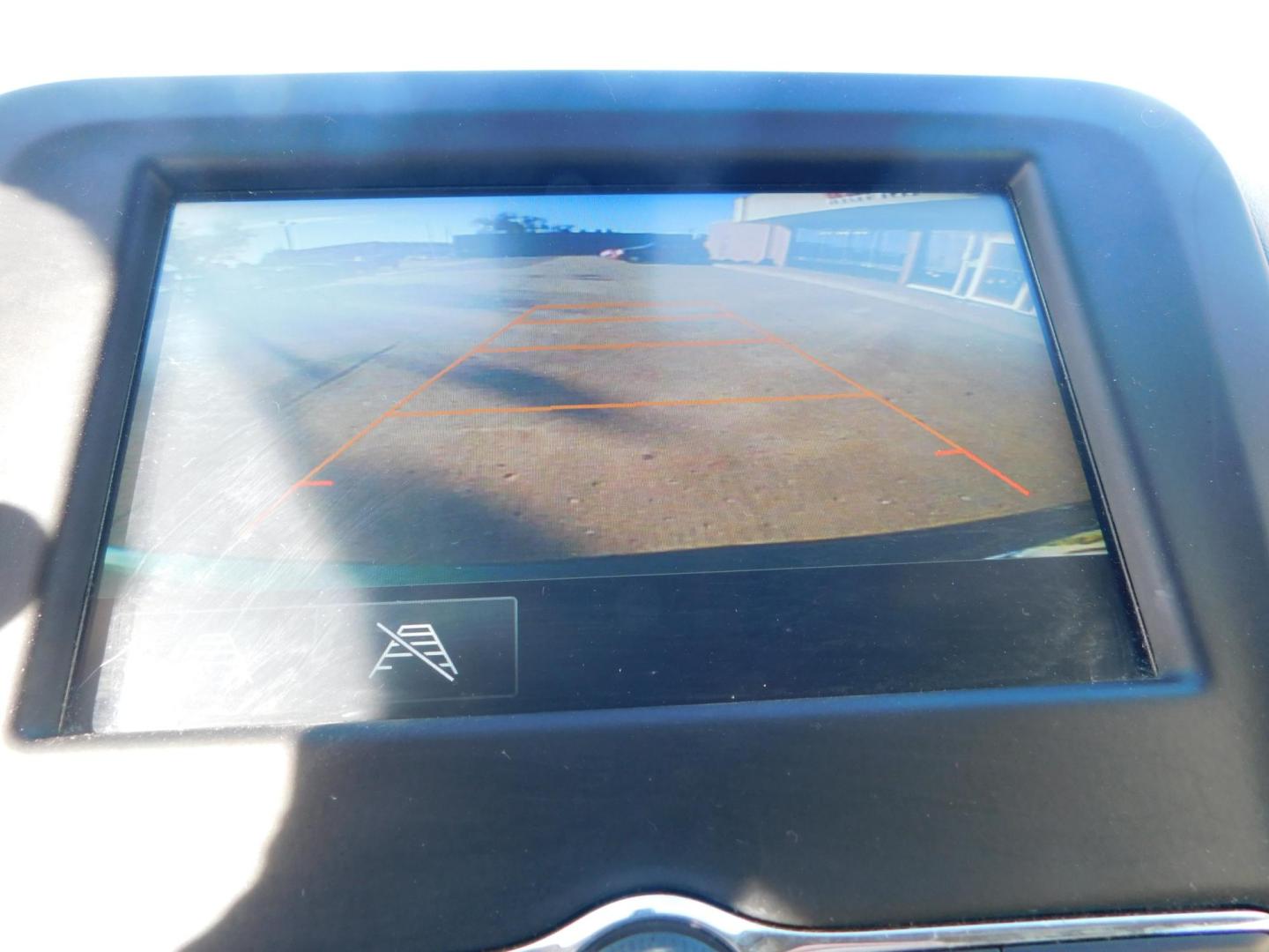 2018 GREEN Chevrolet Equinox LT 2WD (2GNAXJEV4J6) with an 1.5L L4 DIR DOHC 16V TURBO engine, 6A transmission, located at 2121 Burlington St, North Kansas City, MO, 64116, (816) 556-0707, 39.144707, -94.581978 - Photo#4