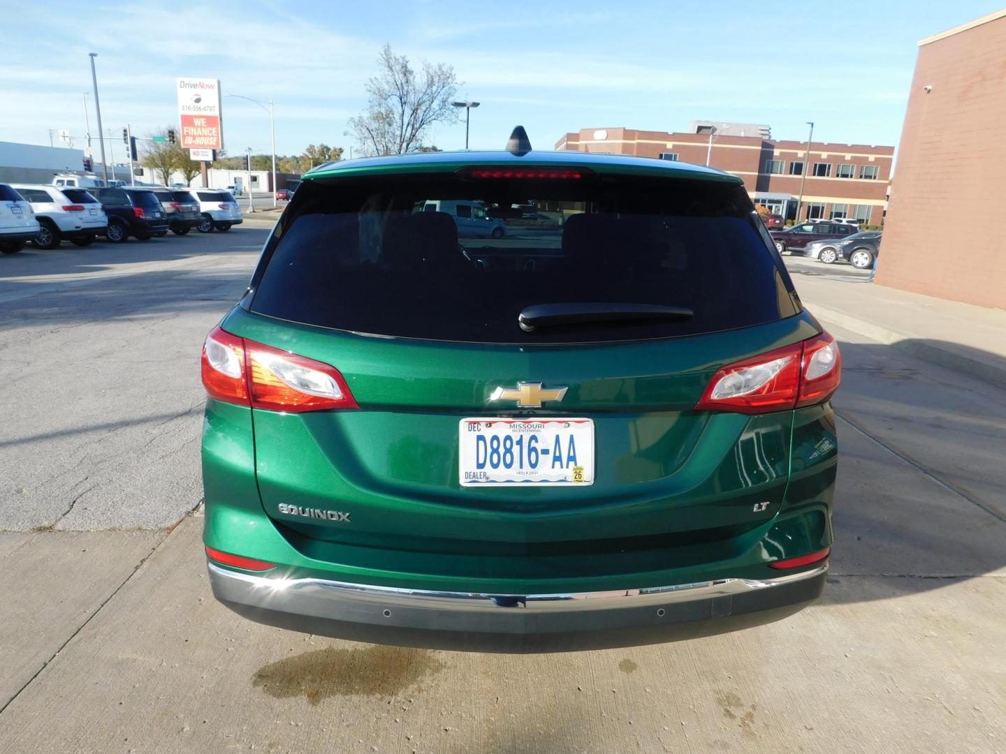 2018 GREEN Chevrolet Equinox LT 2WD (2GNAXJEV4J6) with an 1.5L L4 DIR DOHC 16V TURBO engine, 6A transmission, located at 2121 Burlington St, North Kansas City, MO, 64116, (816) 556-0707, 39.144707, -94.581978 - Photo#8