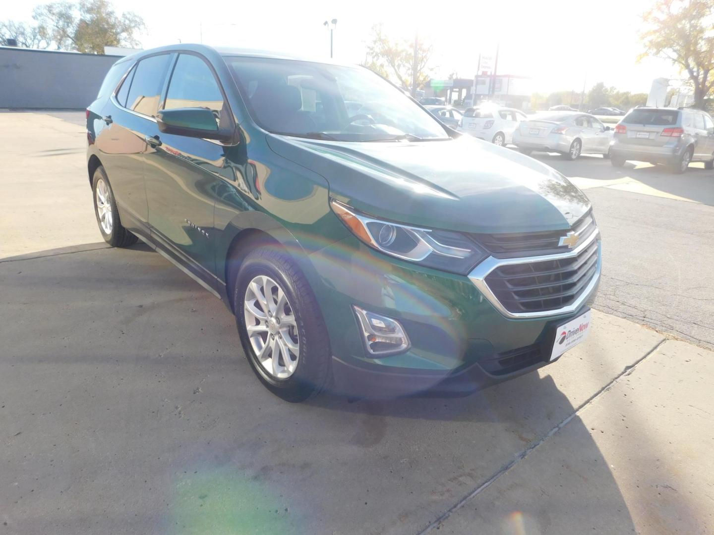 2018 GREEN Chevrolet Equinox LT 2WD (2GNAXJEV4J6) with an 1.5L L4 DIR DOHC 16V TURBO engine, 6A transmission, located at 2121 Burlington St, North Kansas City, MO, 64116, (816) 556-0707, 39.144707, -94.581978 - Photo#9