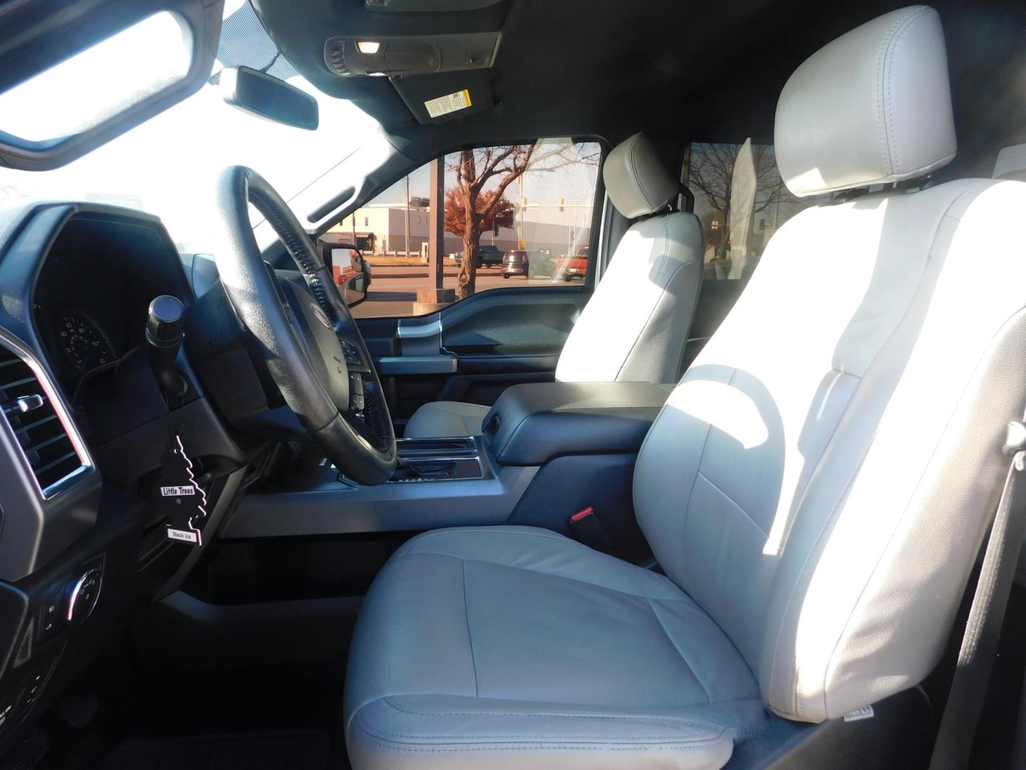 2016 SILVER Ford F-150 XLT SuperCrew 6.5-ft. Bed 4WD (1FTEW1EP1GK) with an 2.7L V6 DOHC 24V engine, 6A transmission, located at 2121 Burlington St, North Kansas City, MO, 64116, (816) 556-0707, 39.144707, -94.581978 - Photo#2