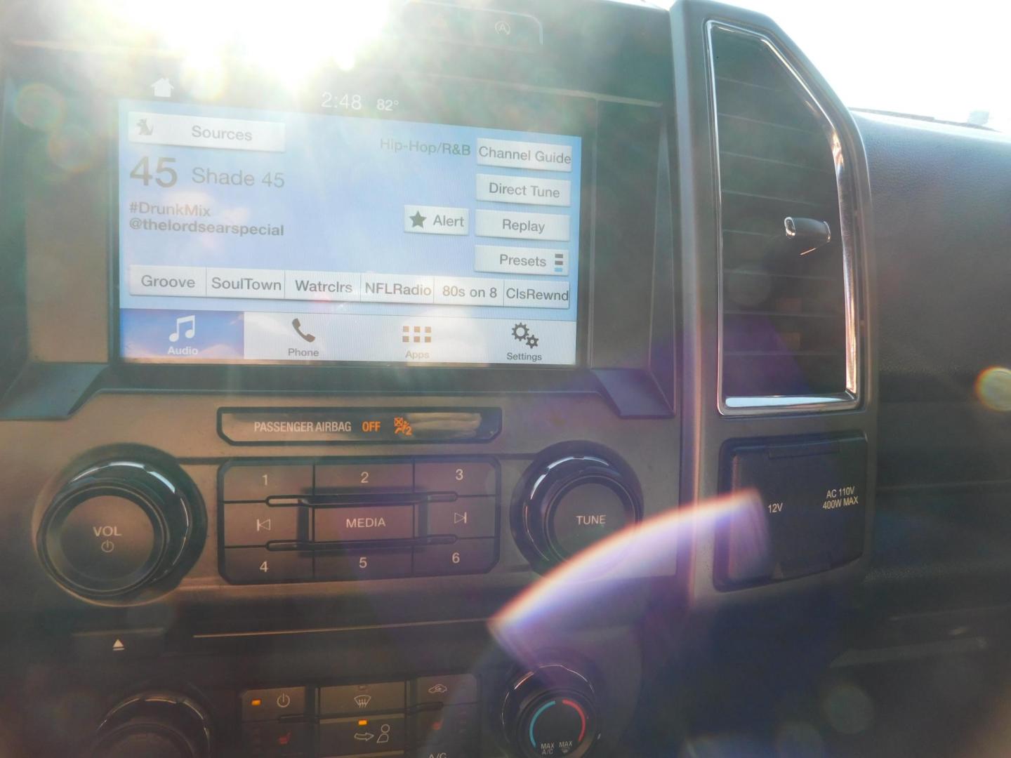 2016 SILVER Ford F-150 XLT SuperCrew 6.5-ft. Bed 4WD (1FTEW1EP1GK) with an 2.7L V6 DOHC 24V engine, 6A transmission, located at 2121 Burlington St, North Kansas City, MO, 64116, (816) 556-0707, 39.144707, -94.581978 - Photo#3