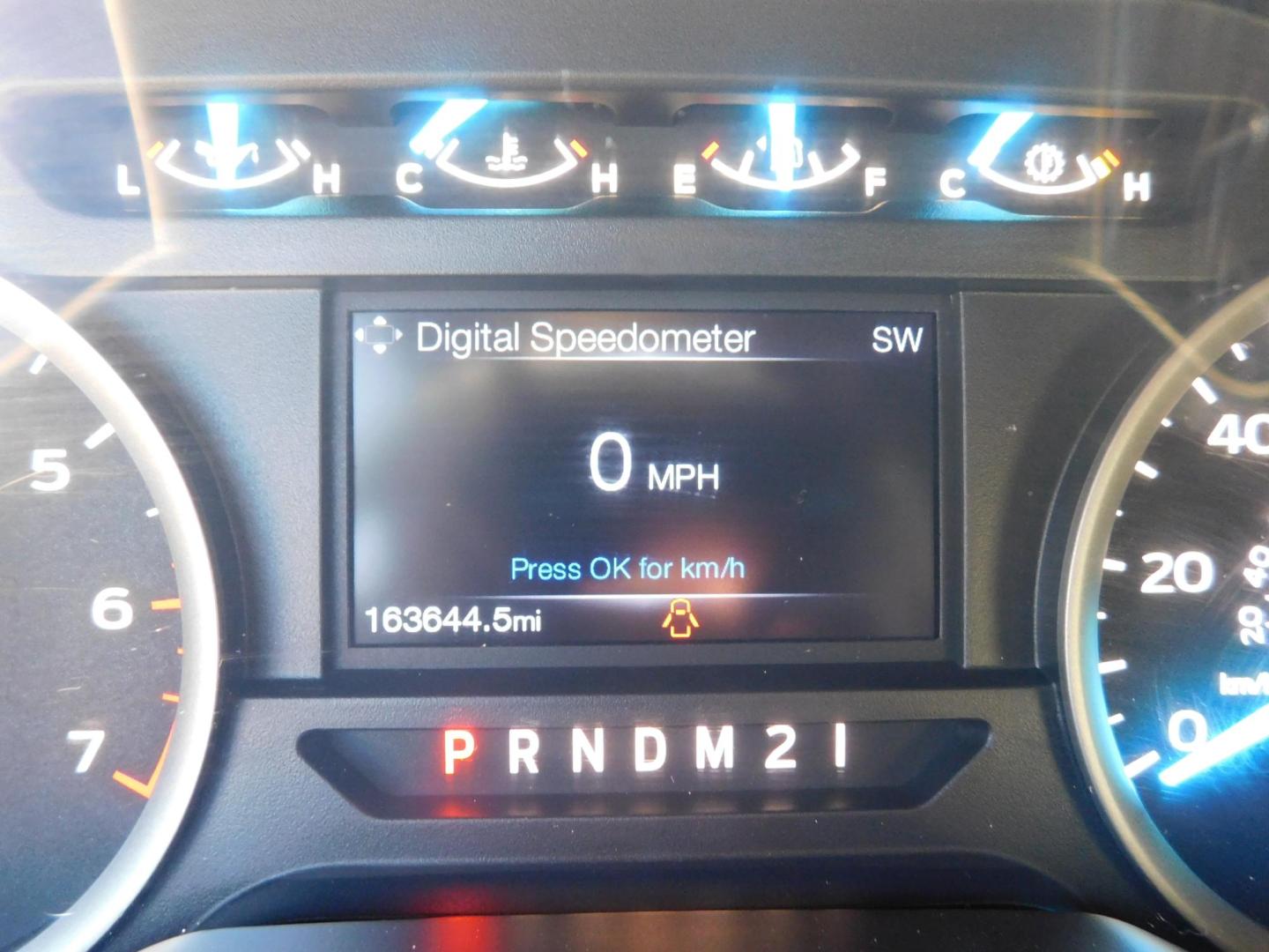 2016 SILVER Ford F-150 XLT SuperCrew 6.5-ft. Bed 4WD (1FTEW1EP1GK) with an 2.7L V6 DOHC 24V engine, 6A transmission, located at 2121 Burlington St, North Kansas City, MO, 64116, (816) 556-0707, 39.144707, -94.581978 - Photo#5