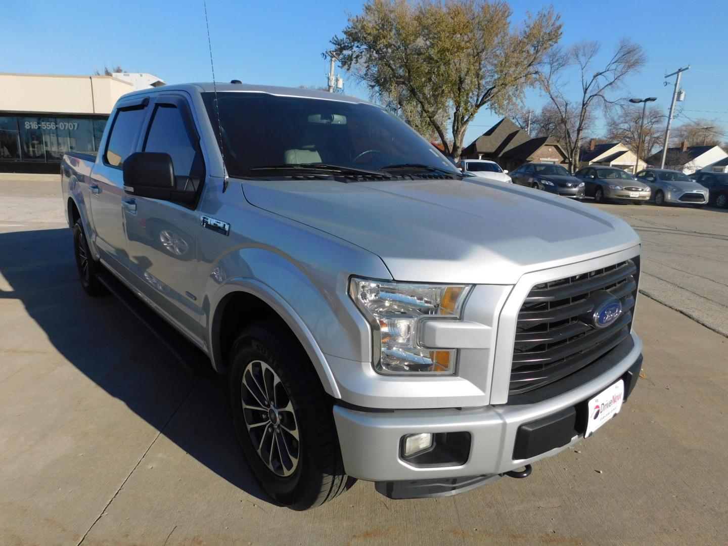2016 SILVER Ford F-150 XLT SuperCrew 6.5-ft. Bed 4WD (1FTEW1EP1GK) with an 2.7L V6 DOHC 24V engine, 6A transmission, located at 2121 Burlington St, North Kansas City, MO, 64116, (816) 556-0707, 39.144707, -94.581978 - Photo#8