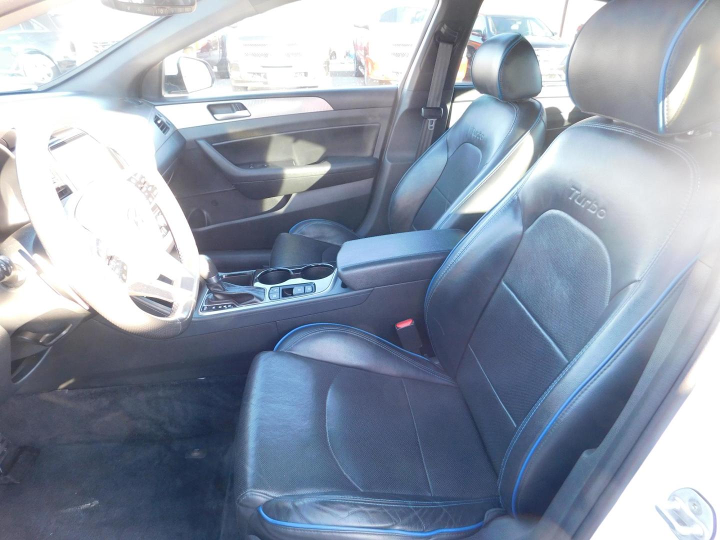 2018 WHITE Hyundai Sonata Sport 2.0T (5NPE34ABXJH) with an 2.0L L4 DOHC 16V TURBO engine, 6A transmission, located at 2121 Burlington St, North Kansas City, MO, 64116, (816) 556-0707, 39.144707, -94.581978 - Photo#2