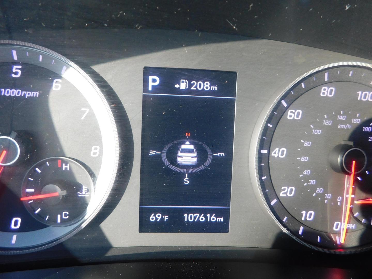 2018 WHITE Hyundai Sonata Sport 2.0T (5NPE34ABXJH) with an 2.0L L4 DOHC 16V TURBO engine, 6A transmission, located at 2121 Burlington St, North Kansas City, MO, 64116, (816) 556-0707, 39.144707, -94.581978 - Photo#7