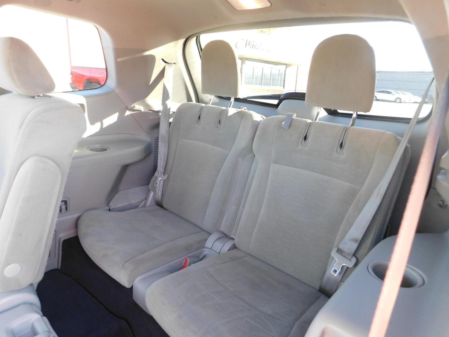 2013 BURGUNDY Toyota Highlander Base 2WD I4 (5TDZA3EH6DS) with an 2.7L L4 DOHC 16V engine, 5-Speed Automatic transmission, located at 2121 Burlington St, North Kansas City, MO, 64116, (816) 556-0707, 39.144707, -94.581978 - Photo#6