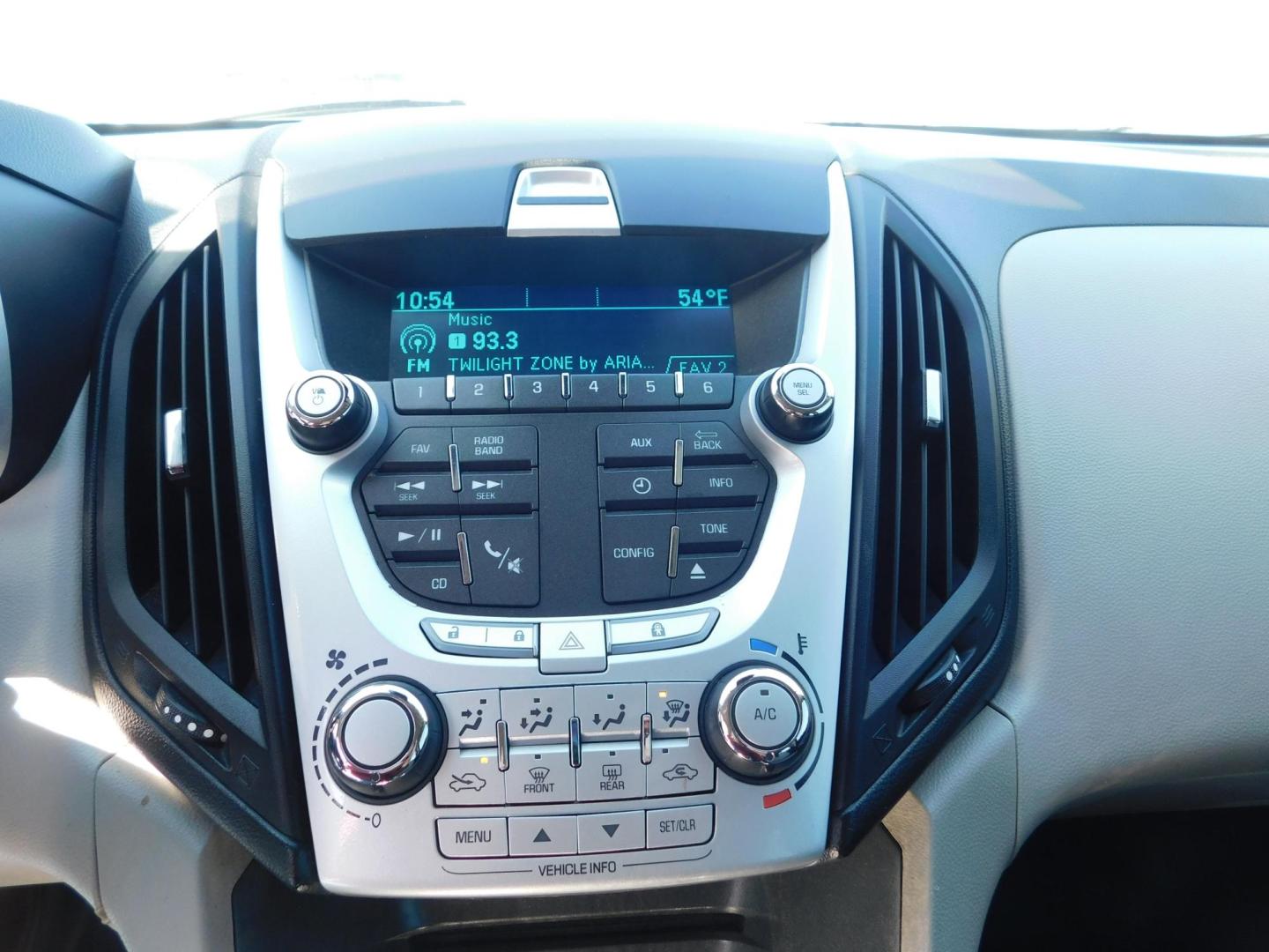 2015 BLUE Chevrolet Equinox LS AWD (2GNFLEEK3F6) with an 2.4L L4 DOHC 16V FFV engine, 6-Speed Automatic transmission, located at 2121 Burlington St, North Kansas City, MO, 64116, (816) 556-0707, 39.144707, -94.581978 - Photo#3