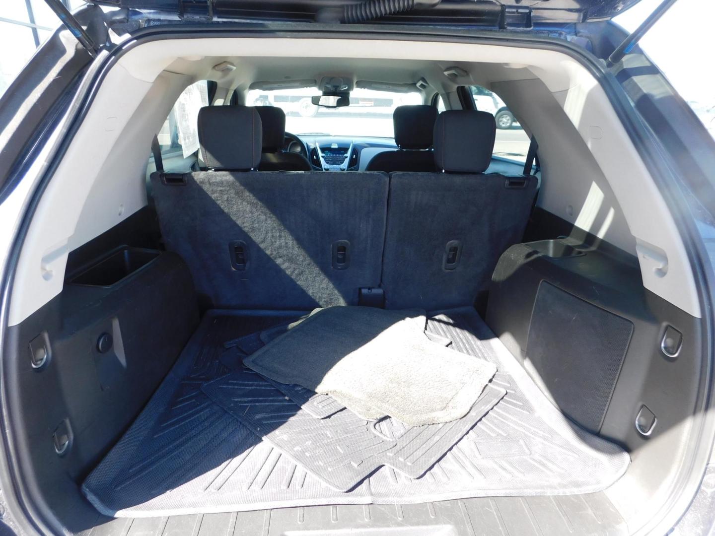 2015 BLUE Chevrolet Equinox LS AWD (2GNFLEEK3F6) with an 2.4L L4 DOHC 16V FFV engine, 6-Speed Automatic transmission, located at 2121 Burlington St, North Kansas City, MO, 64116, (816) 556-0707, 39.144707, -94.581978 - Photo#6