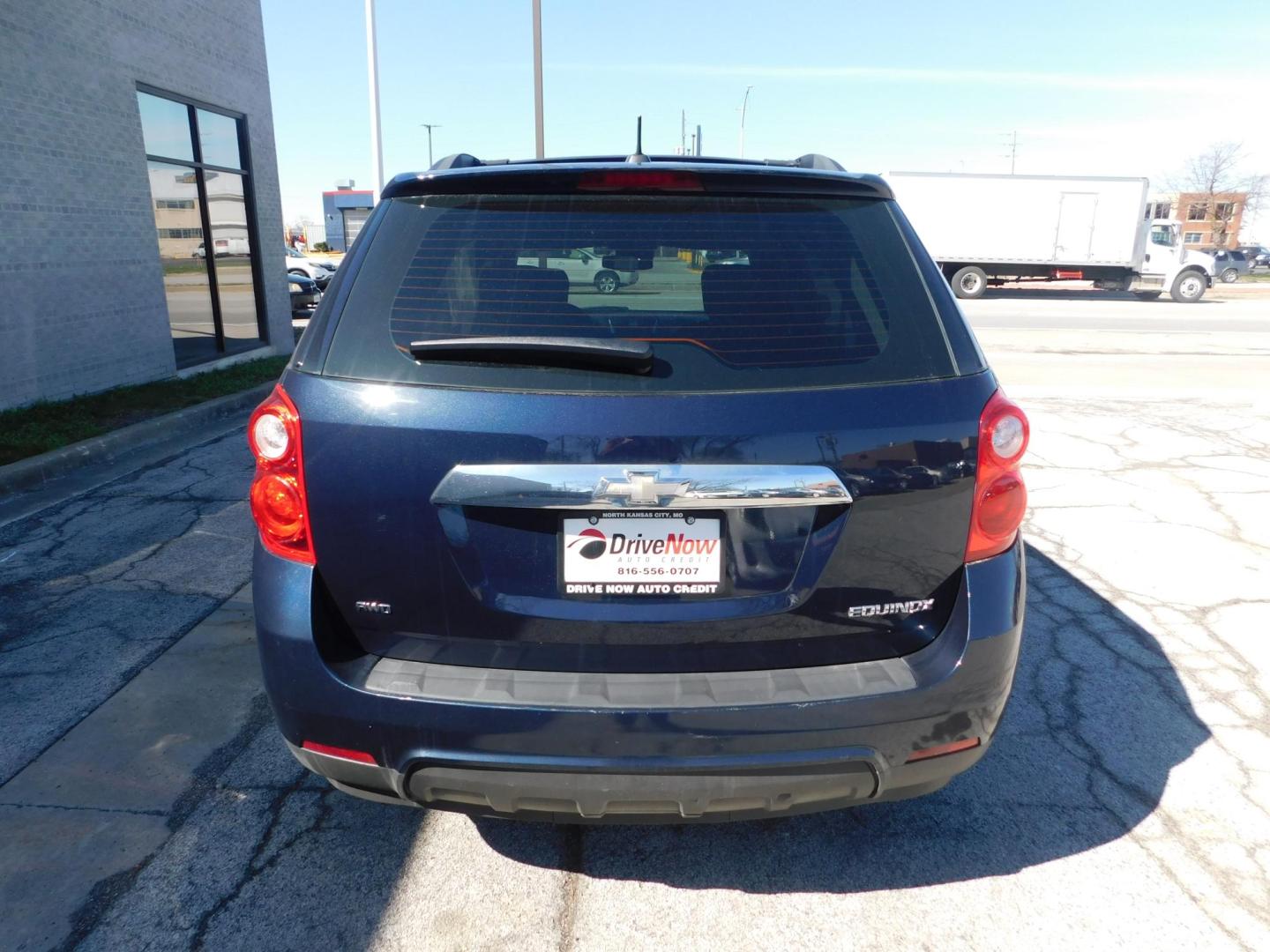 2015 BLUE Chevrolet Equinox LS AWD (2GNFLEEK3F6) with an 2.4L L4 DOHC 16V FFV engine, 6-Speed Automatic transmission, located at 2121 Burlington St, North Kansas City, MO, 64116, (816) 556-0707, 39.144707, -94.581978 - Photo#7
