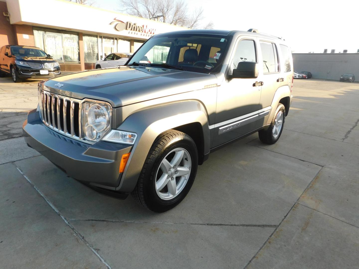 2012 Jeep Liberty Limited's photo