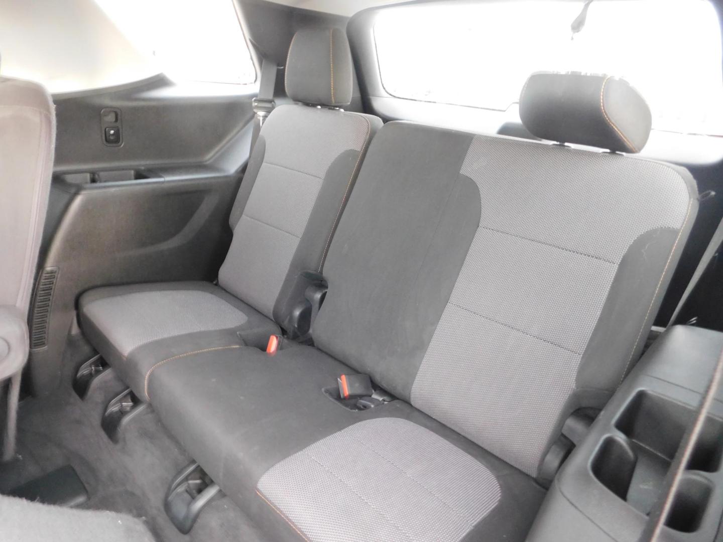 2018 GRAY Chevrolet Traverse LT Cloth FWD (1GNERGKW9JJ) with an 3.6L V6 DOHC 24V engine, 9A transmission, located at 2121 Burlington St, North Kansas City, MO, 64116, (816) 556-0707, 39.144707, -94.581978 - Photo#7