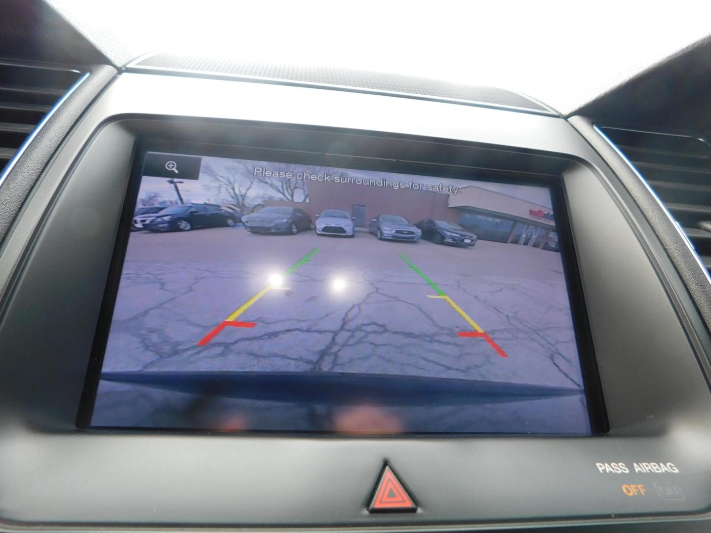 2013 BLACK Ford Taurus SEL FWD (1FAHP2E89DG) with an 3.5L V6 DOHC 24V engine, 6-Speed Automatic transmission, located at 2121 Burlington St, North Kansas City, MO, 64116, (816) 556-0707, 39.144707, -94.581978 - Photo#6