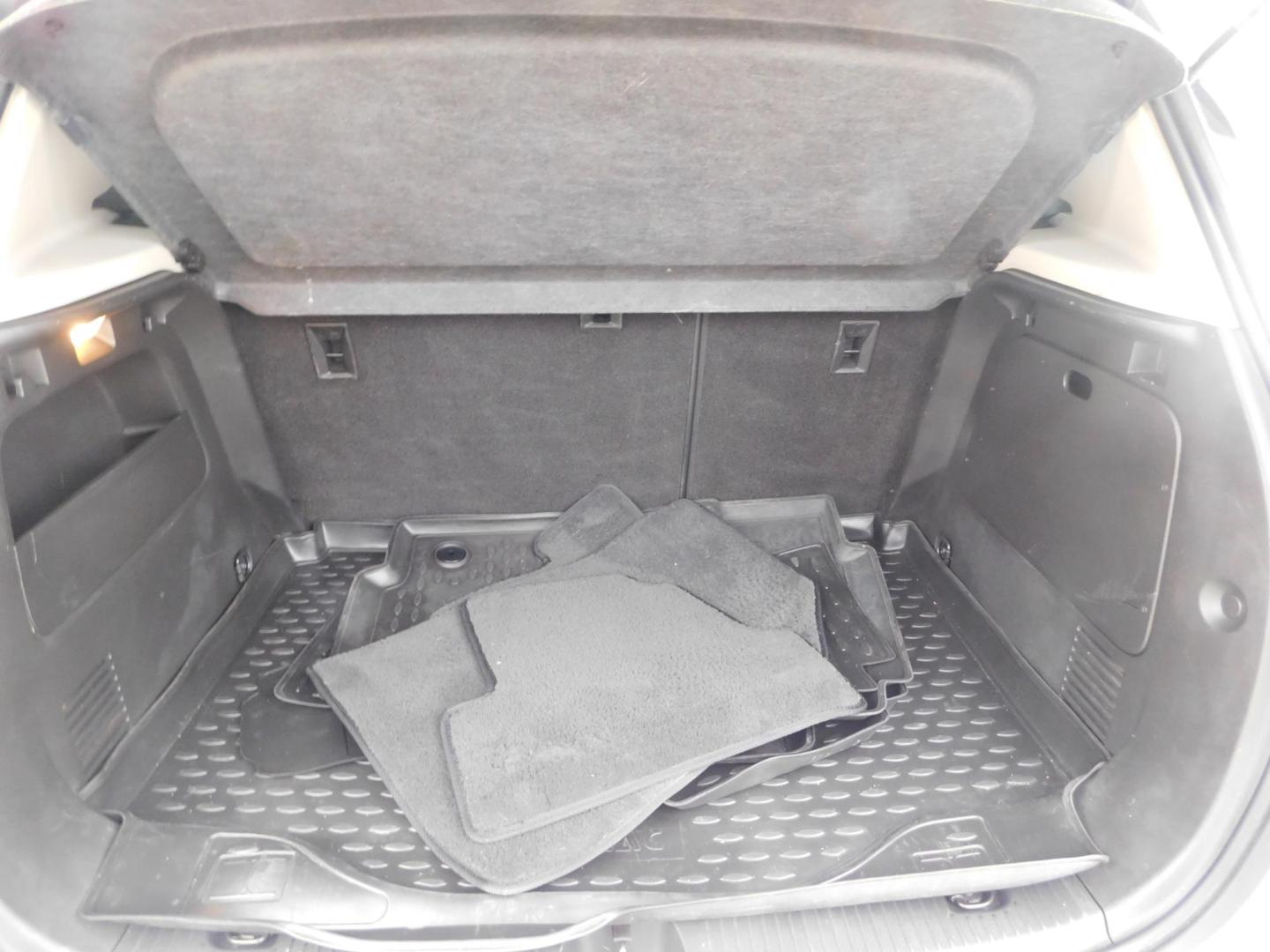 2017 WHITE Buick Encore Preferred AWD (KL4CJESBXHB) with an 1.4L L4 DOHC 16V TURBO engine, 6A transmission, located at 2121 Burlington St, North Kansas City, MO, 64116, (816) 556-0707, 39.144707, -94.581978 - Photo#6