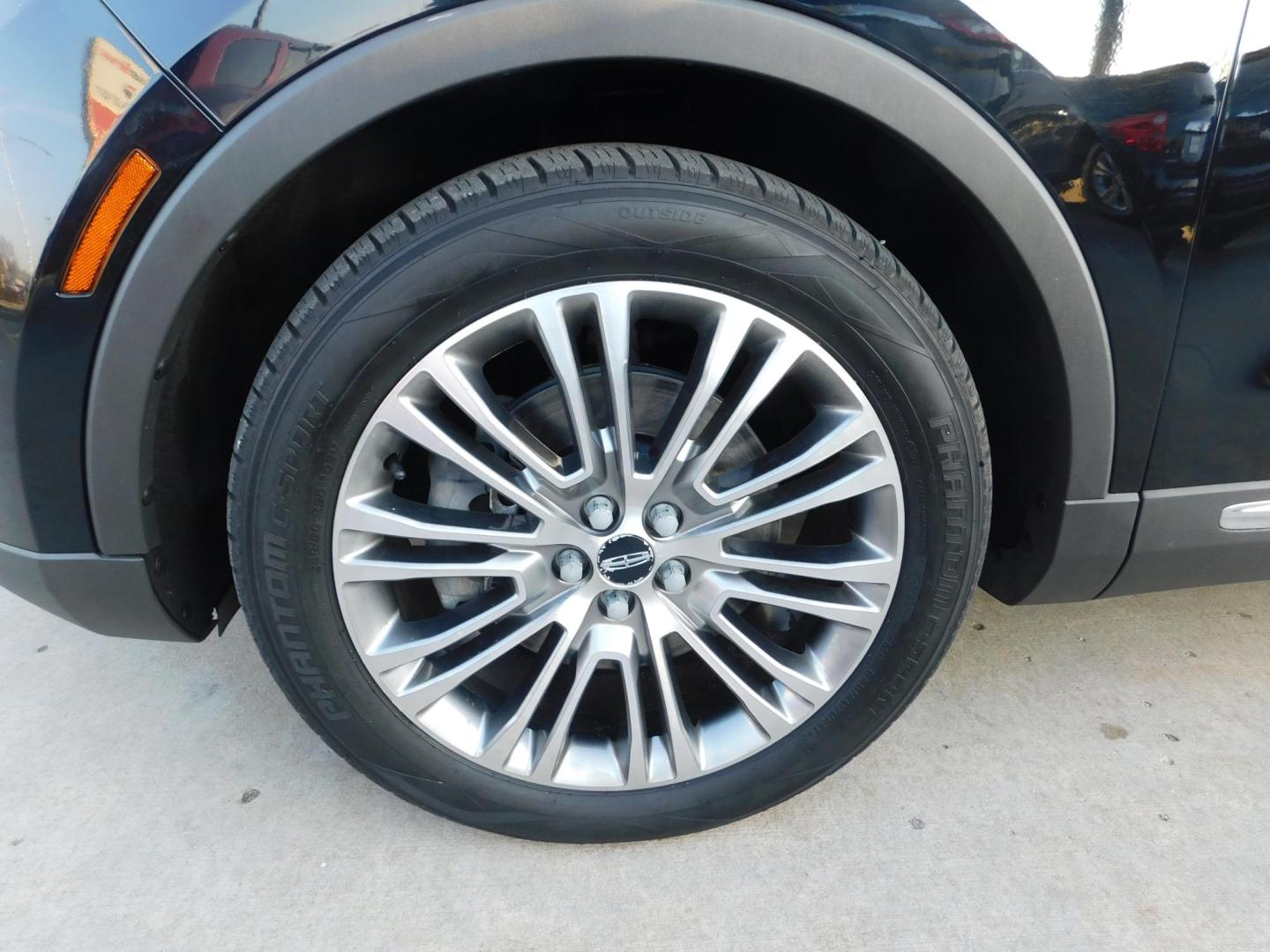 2016 BLACK Lincoln MKX Reserve AWD (2LMTJ8LR5GB) with an 3.7L V6 DOHC 24V engine, 6-Speed Automatic transmission, located at 2121 Burlington St, North Kansas City, MO, 64116, (816) 556-0707, 39.144707, -94.581978 - Photo#1