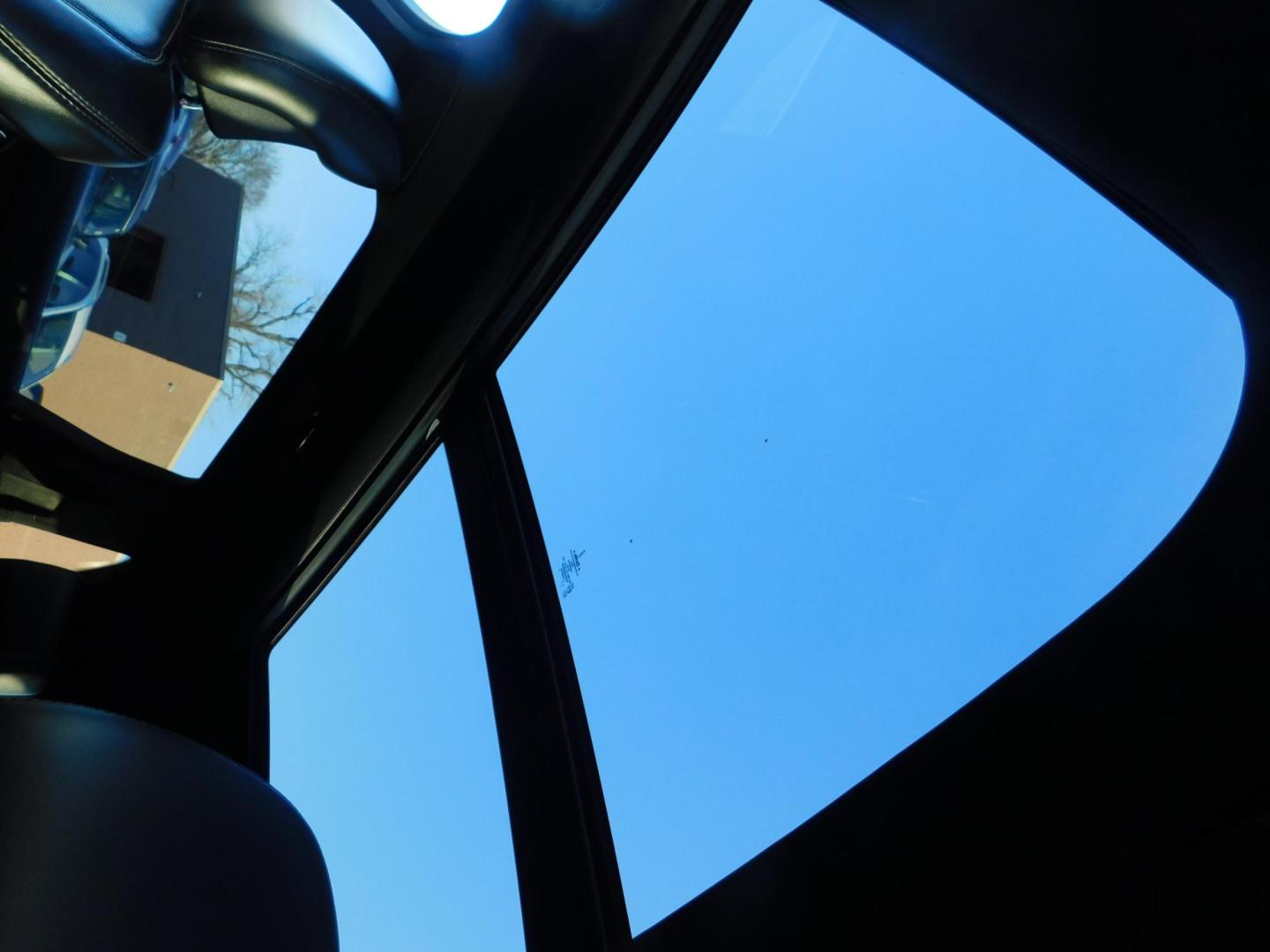 2016 BLACK Lincoln MKX Reserve AWD (2LMTJ8LR5GB) with an 3.7L V6 DOHC 24V engine, 6-Speed Automatic transmission, located at 2121 Burlington St, North Kansas City, MO, 64116, (816) 556-0707, 39.144707, -94.581978 - Photo#3