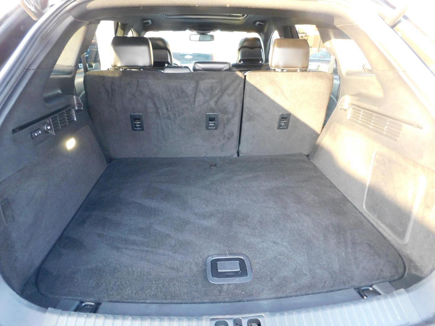 2016 BLACK Lincoln MKX Reserve AWD (2LMTJ8LR5GB) with an 3.7L V6 DOHC 24V engine, 6-Speed Automatic transmission, located at 2121 Burlington St, North Kansas City, MO, 64116, (816) 556-0707, 39.144707, -94.581978 - Photo#9