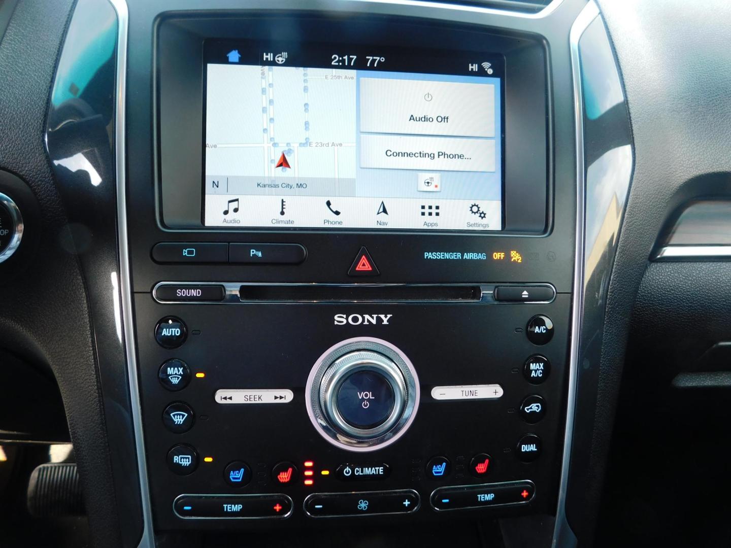 2017 BLUE Ford Explorer Limited 4WD (1FM5K8F84HG) with an 3.5L V6 DOHC 24V engine, 6A transmission, located at 2121 Burlington St, North Kansas City, MO, 64116, (816) 556-0707, 39.144707, -94.581978 - Photo#3