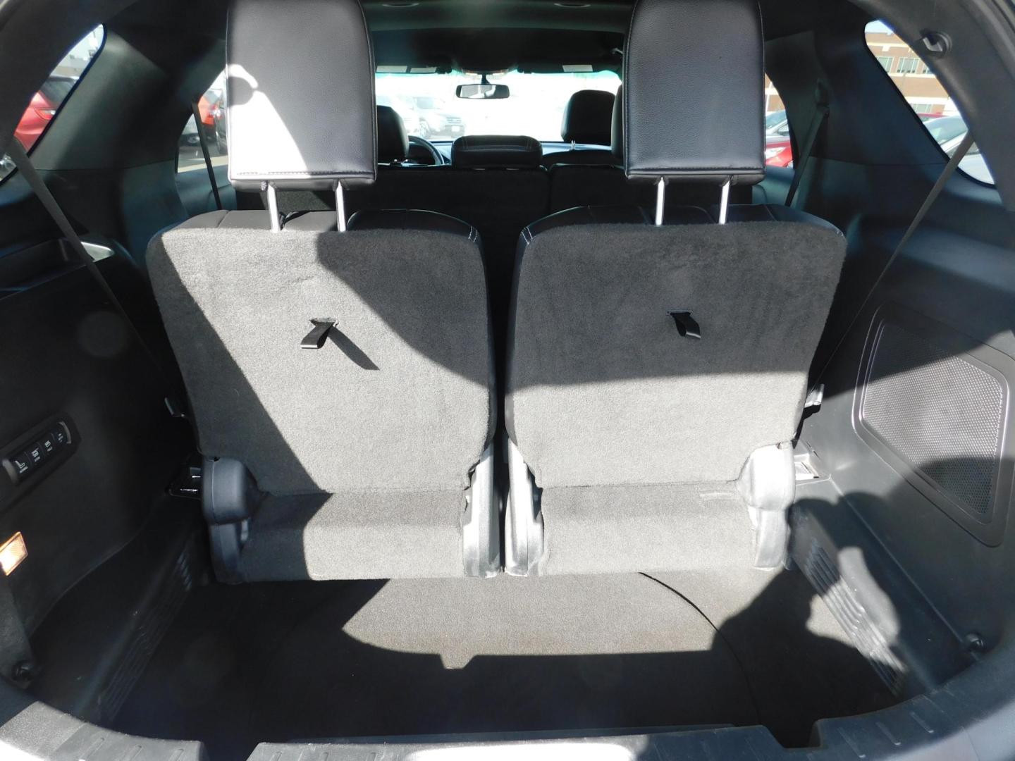 2017 BLUE Ford Explorer Limited 4WD (1FM5K8F84HG) with an 3.5L V6 DOHC 24V engine, 6A transmission, located at 2121 Burlington St, North Kansas City, MO, 64116, (816) 556-0707, 39.144707, -94.581978 - Photo#9