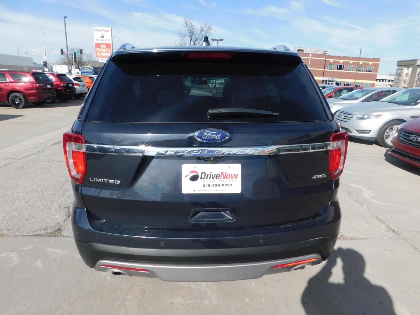 2017 BLUE Ford Explorer Limited 4WD (1FM5K8F84HG) with an 3.5L V6 DOHC 24V engine, 6A transmission, located at 2121 Burlington St, North Kansas City, MO, 64116, (816) 556-0707, 39.144707, -94.581978 - Photo#10