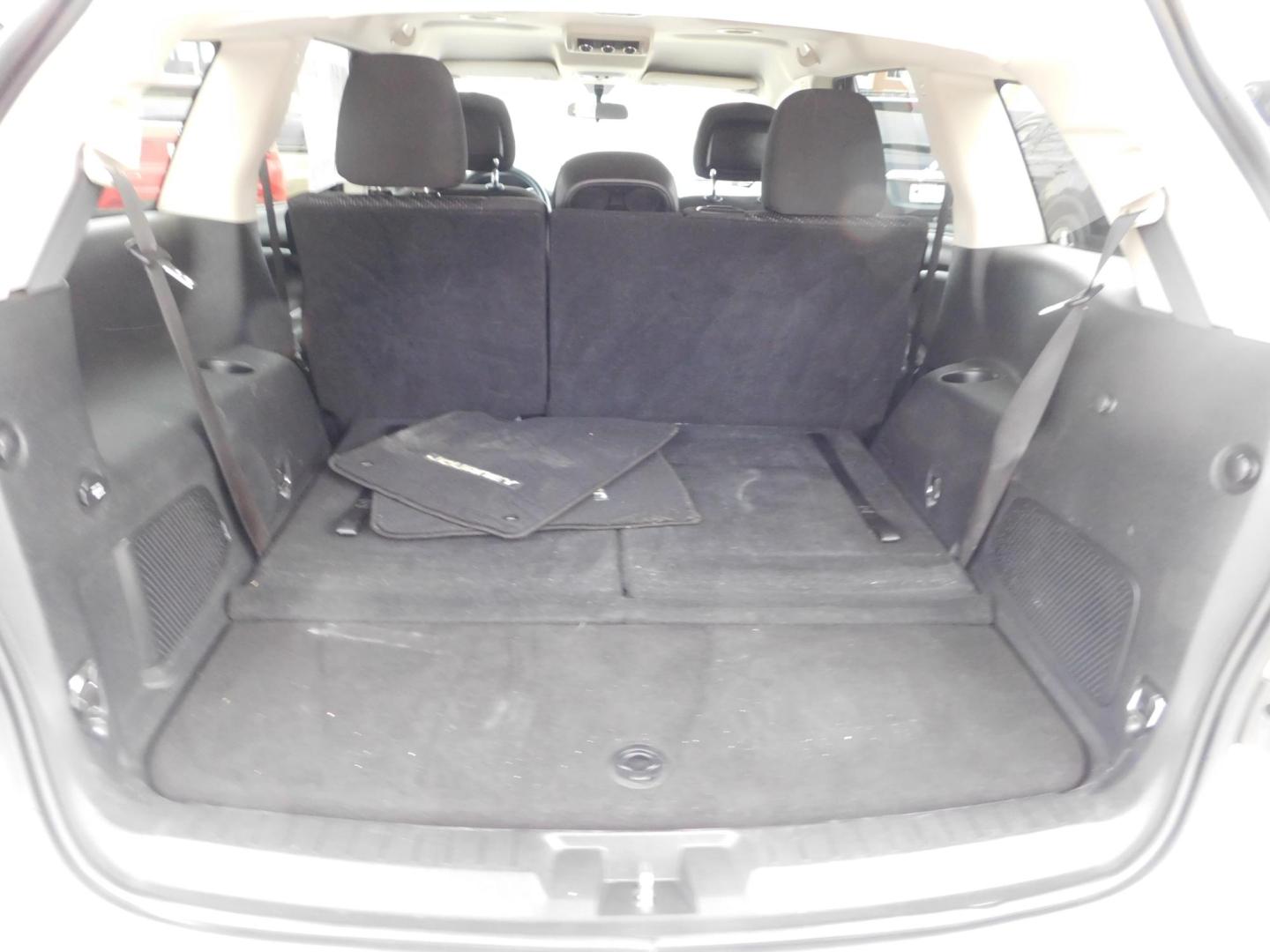 2017 WHITE Dodge Journey SE (3C4PDCAB7HT) with an 2.4L L4 DOHC 16V engine, 4A transmission, located at 2121 Burlington St, North Kansas City, MO, 64116, (816) 556-0707, 39.144707, -94.581978 - Photo#6