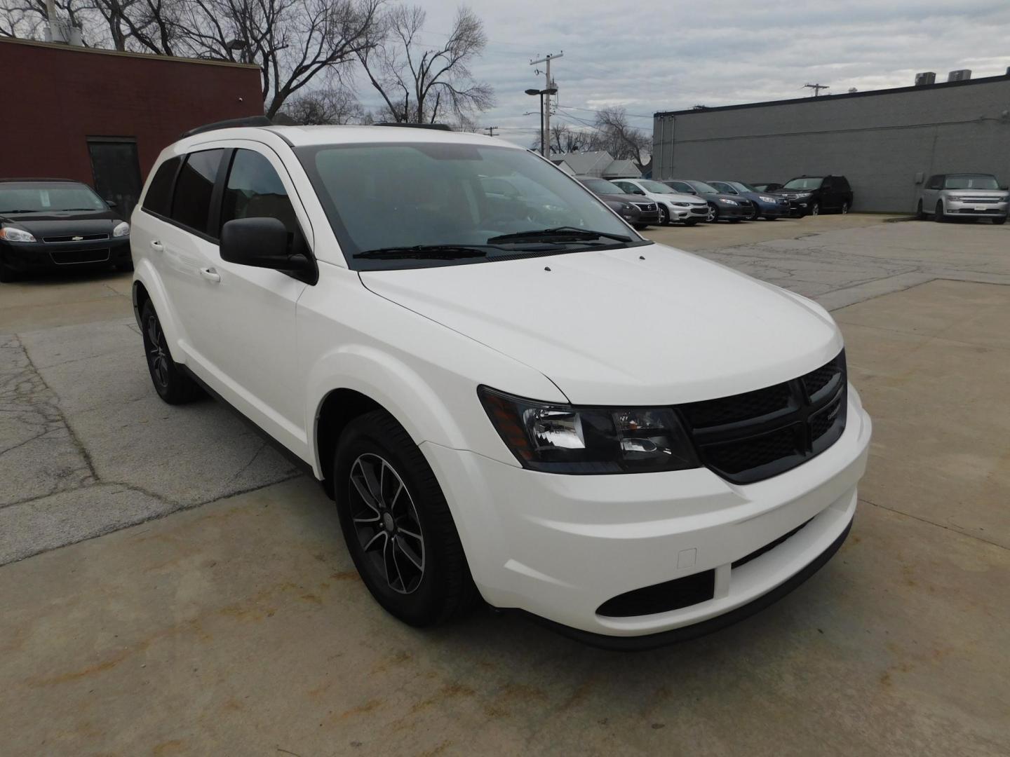2017 WHITE Dodge Journey SE (3C4PDCAB7HT) with an 2.4L L4 DOHC 16V engine, 4A transmission, located at 2121 Burlington St, North Kansas City, MO, 64116, (816) 556-0707, 39.144707, -94.581978 - Photo#8