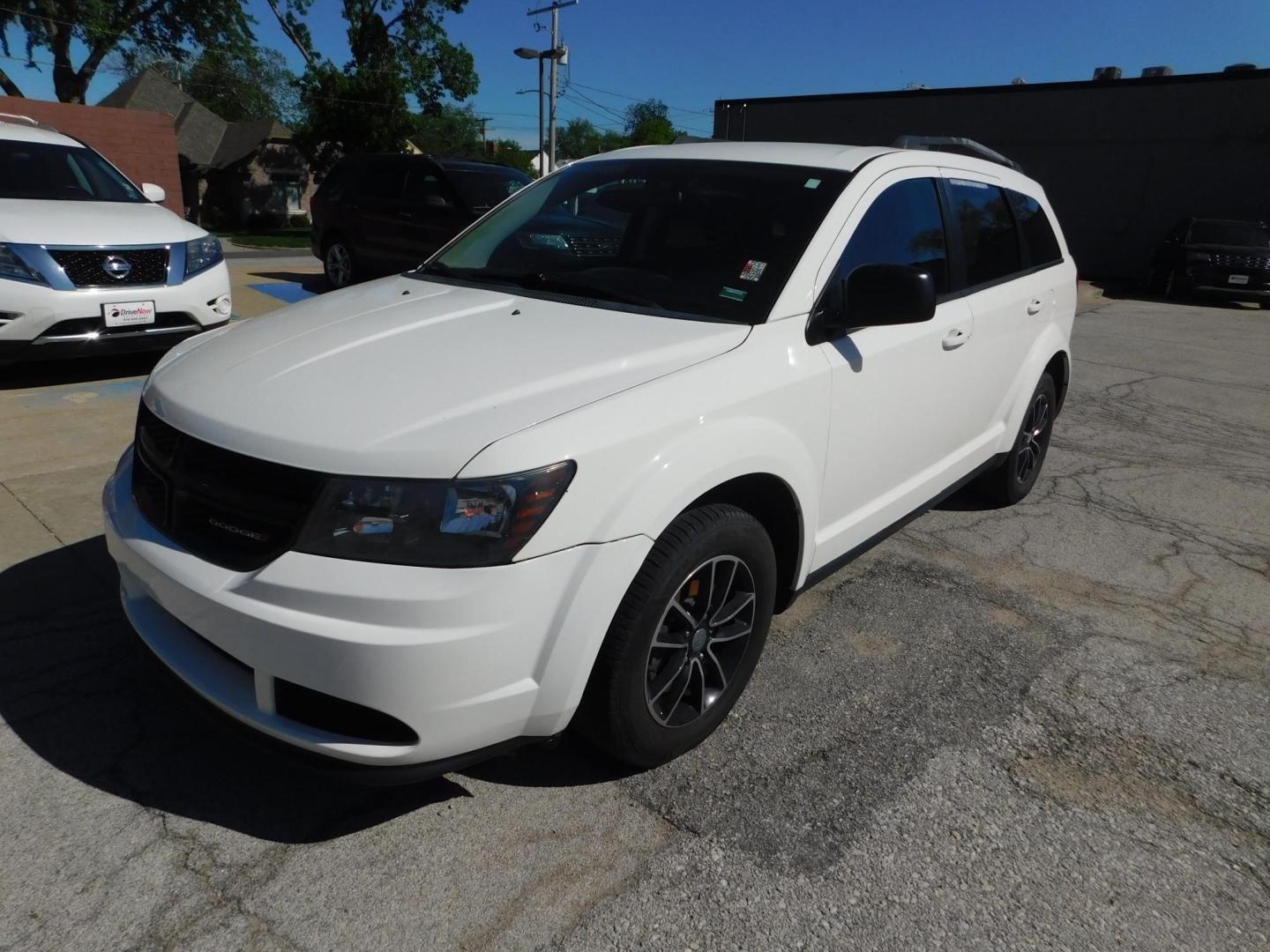 2017 WHITE Dodge Journey SE (3C4PDCAB7HT) with an 2.4L L4 DOHC 16V engine, 4A transmission, located at 2121 Burlington St, North Kansas City, MO, 64116, (816) 556-0707, 39.144707, -94.581978 - Photo#0