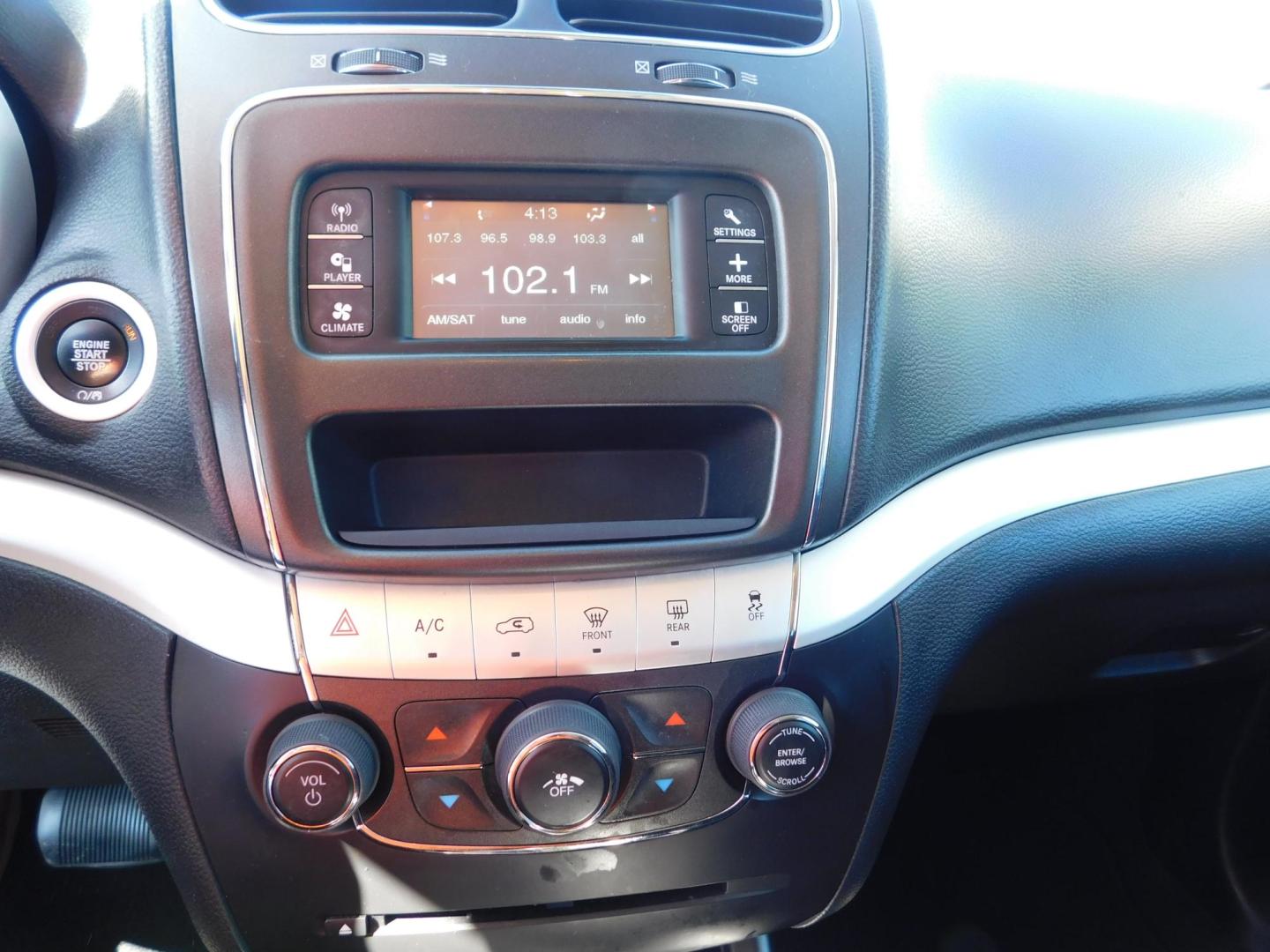 2017 WHITE Dodge Journey SE (3C4PDCAB7HT) with an 2.4L L4 DOHC 16V engine, 4A transmission, located at 2121 Burlington St, North Kansas City, MO, 64116, (816) 556-0707, 39.144707, -94.581978 - Photo#3