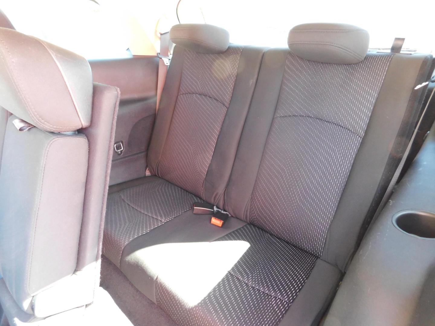 2017 WHITE Dodge Journey SE (3C4PDCAB7HT) with an 2.4L L4 DOHC 16V engine, 4A transmission, located at 2121 Burlington St, North Kansas City, MO, 64116, (816) 556-0707, 39.144707, -94.581978 - Photo#6