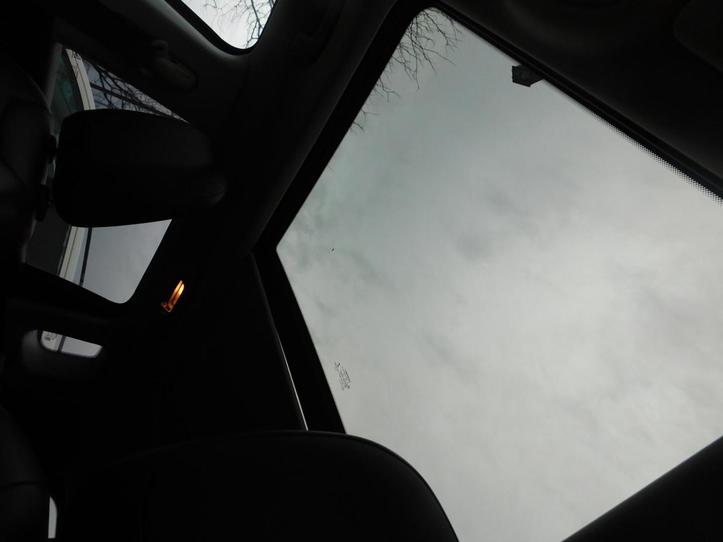 2017 RED Jeep Compass Limited 4WD (3C4NJDCB8HT) with an 2.4L L4 DOHC 16V engine, CVT transmission, located at 2121 Burlington St, North Kansas City, MO, 64116, (816) 556-0707, 39.144707, -94.581978 - Photo#3