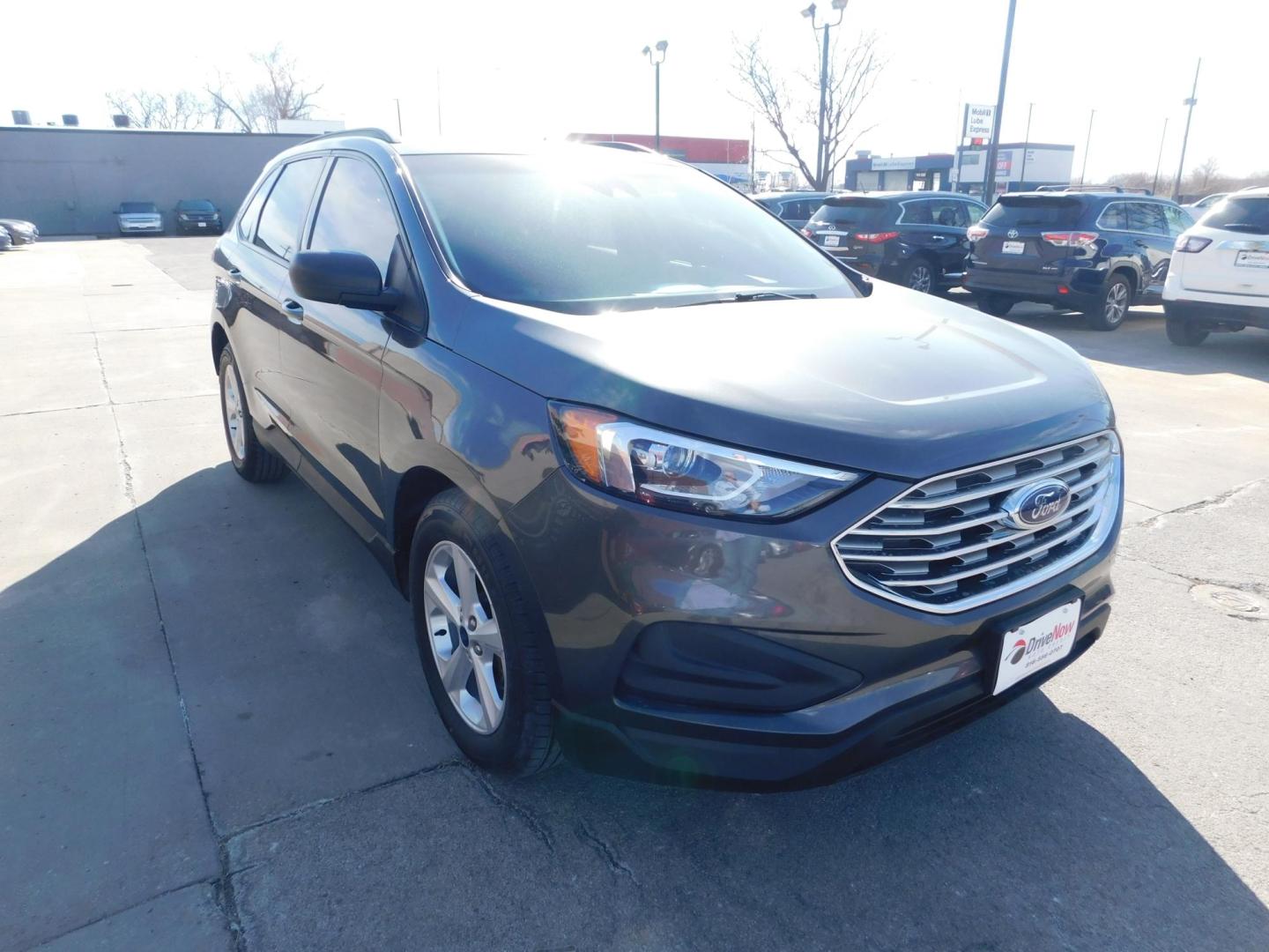 2020 GRAY Ford Edge SE FWD (2FMPK3G9XLB) with an 2.0L L4 DOHC 16V engine, 6A transmission, located at 2121 Burlington St, North Kansas City, MO, 64116, (816) 556-0707, 39.144707, -94.581978 - Photo#9