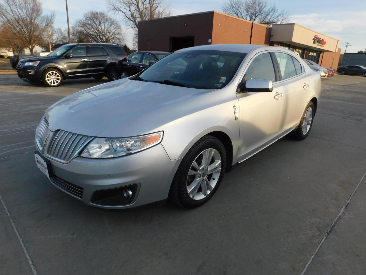 2011 SILVER Lincoln MKS 3.7L FWD (1LNHL9DR7BG) with an 3.7L V6 DOHC 24V engine, 6-Speed Automatic transmission, located at 2121 Burlington St, North Kansas City, MO, 64116, (816) 556-0707, 39.144707, -94.581978 - Photo#0