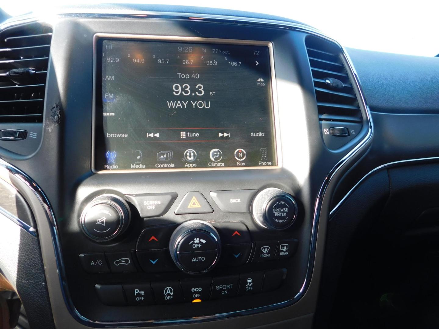 2017 RED Jeep Grand Cherokee Limited 4WD (1C4RJFBG4HC) with an 3.6L V6 DOHC 24V engine, 8A transmission, located at 2121 Burlington St, North Kansas City, MO, 64116, (816) 556-0707, 39.144707, -94.581978 - Photo#3