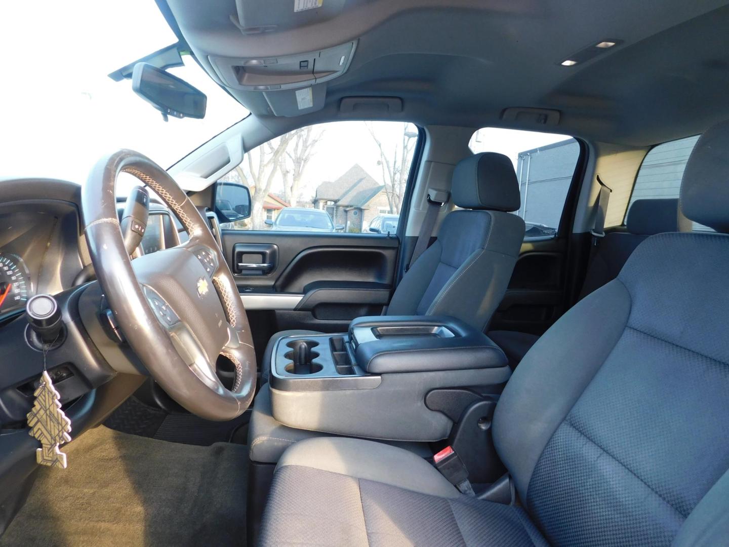 2015 GRAY Chevrolet Silverado 1500 LT Double Cab 4WD (1GCVKREC6FZ) with an 5.3L V8 OHV 16V engine, 6-Speed Automatic transmission, located at 2121 Burlington St, North Kansas City, MO, 64116, (816) 556-0707, 39.144707, -94.581978 - Photo#2