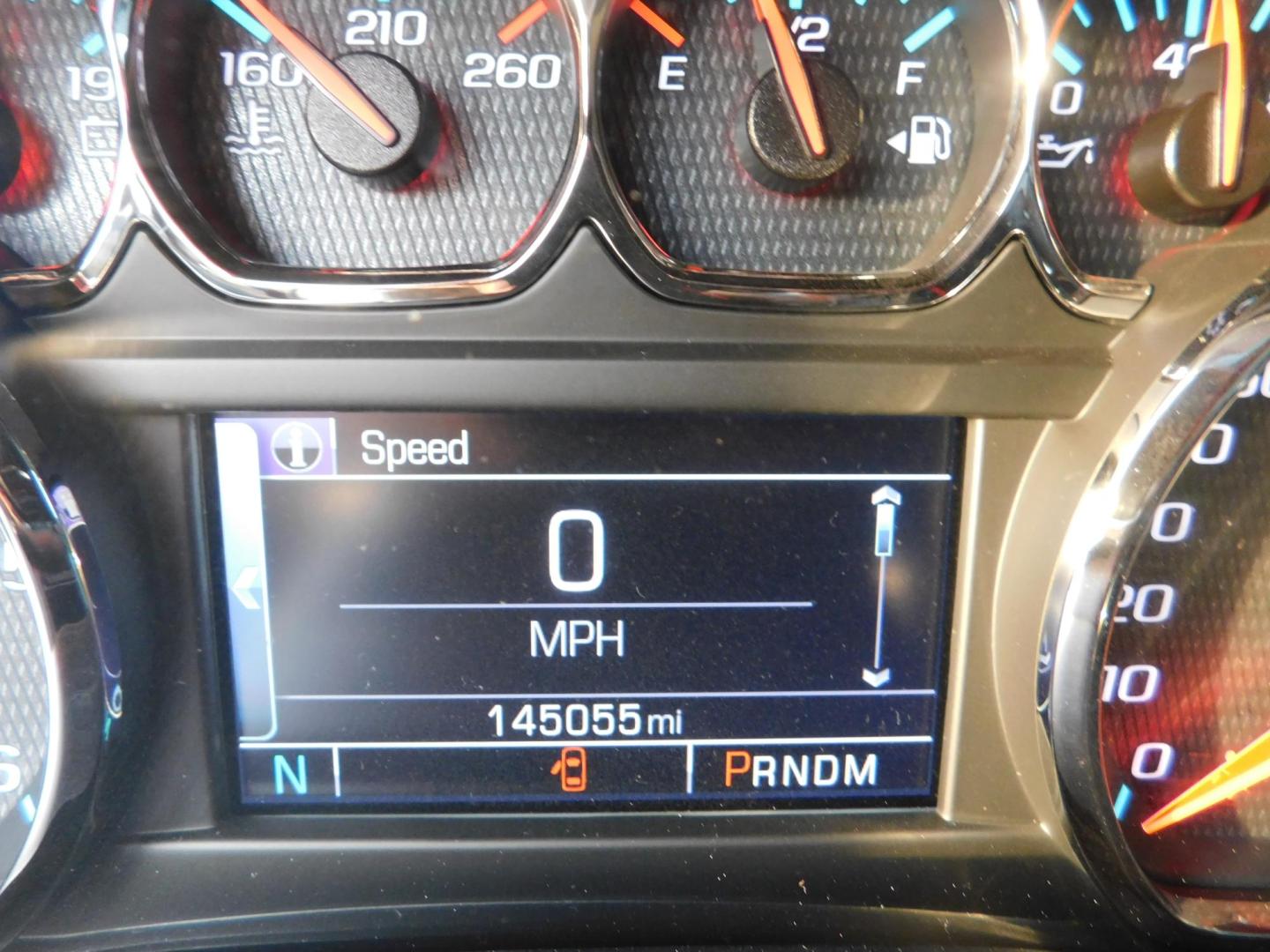 2015 GRAY Chevrolet Silverado 1500 LT Double Cab 4WD (1GCVKREC6FZ) with an 5.3L V8 OHV 16V engine, 6-Speed Automatic transmission, located at 2121 Burlington St, North Kansas City, MO, 64116, (816) 556-0707, 39.144707, -94.581978 - Photo#5