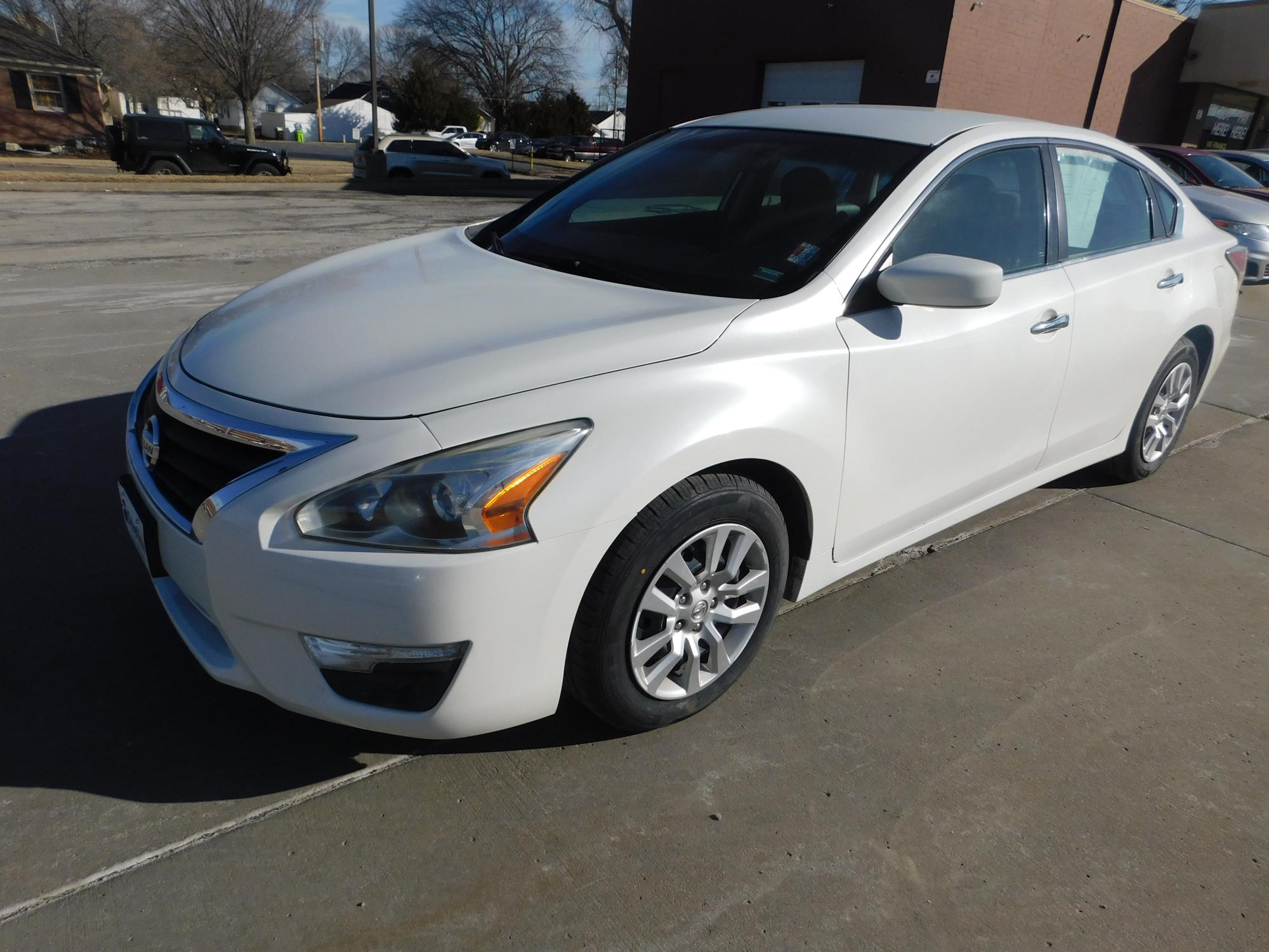 photo of 2014 Nissan Altima 2.5 SL