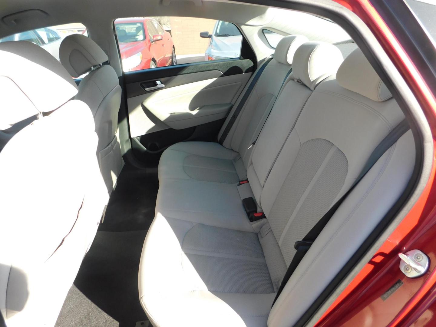 2015 RED Hyundai Sonata Sport (5NPE34AF1FH) with an 2.4L L4 DOHC 16V engine, 6-Speed Automatic transmission, located at 2121 Burlington St, North Kansas City, MO, 64116, (816) 556-0707, 39.144707, -94.581978 - Photo#6