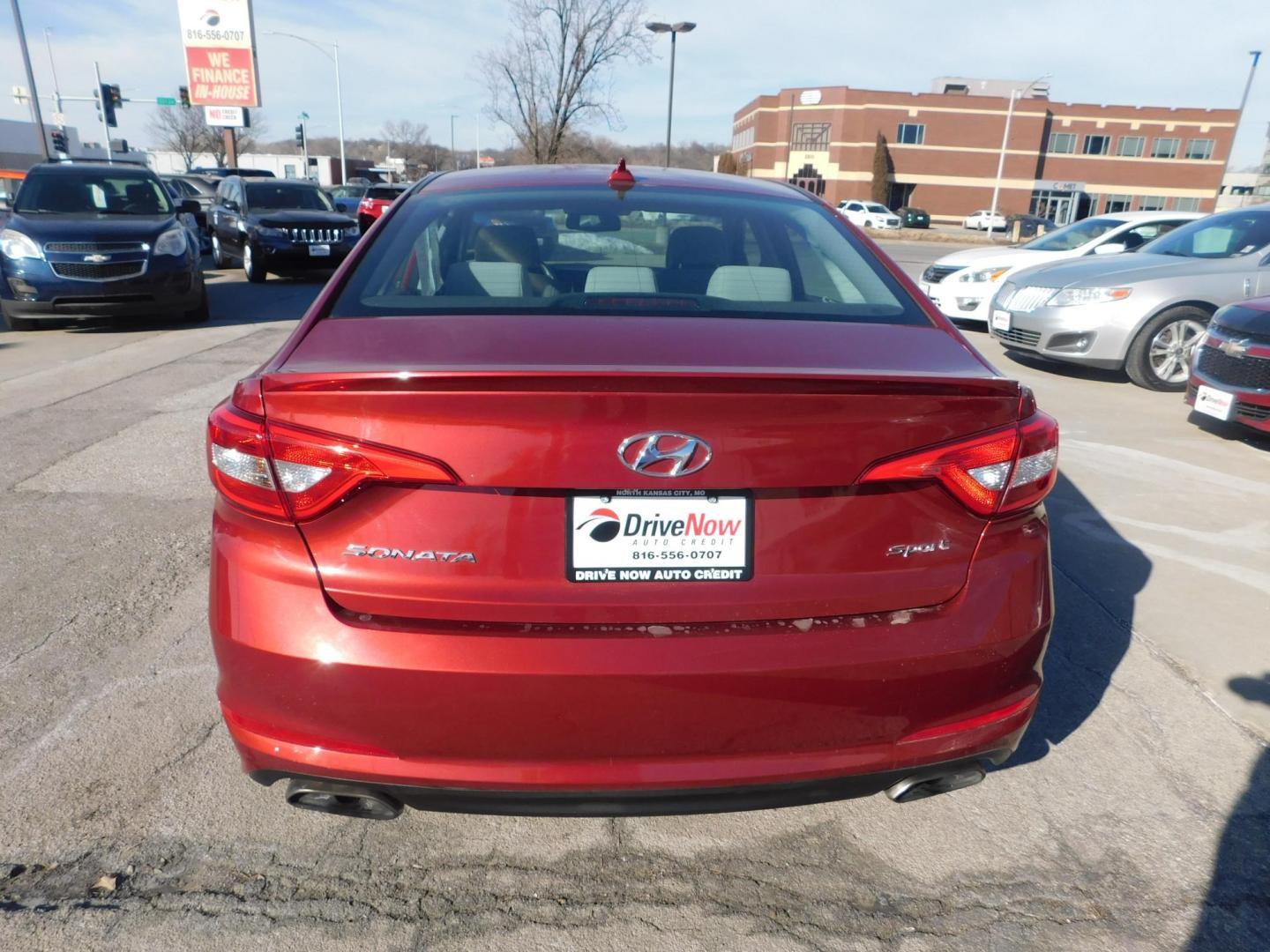 2015 RED Hyundai Sonata Sport (5NPE34AF1FH) with an 2.4L L4 DOHC 16V engine, 6-Speed Automatic transmission, located at 2121 Burlington St, North Kansas City, MO, 64116, (816) 556-0707, 39.144707, -94.581978 - Photo#8