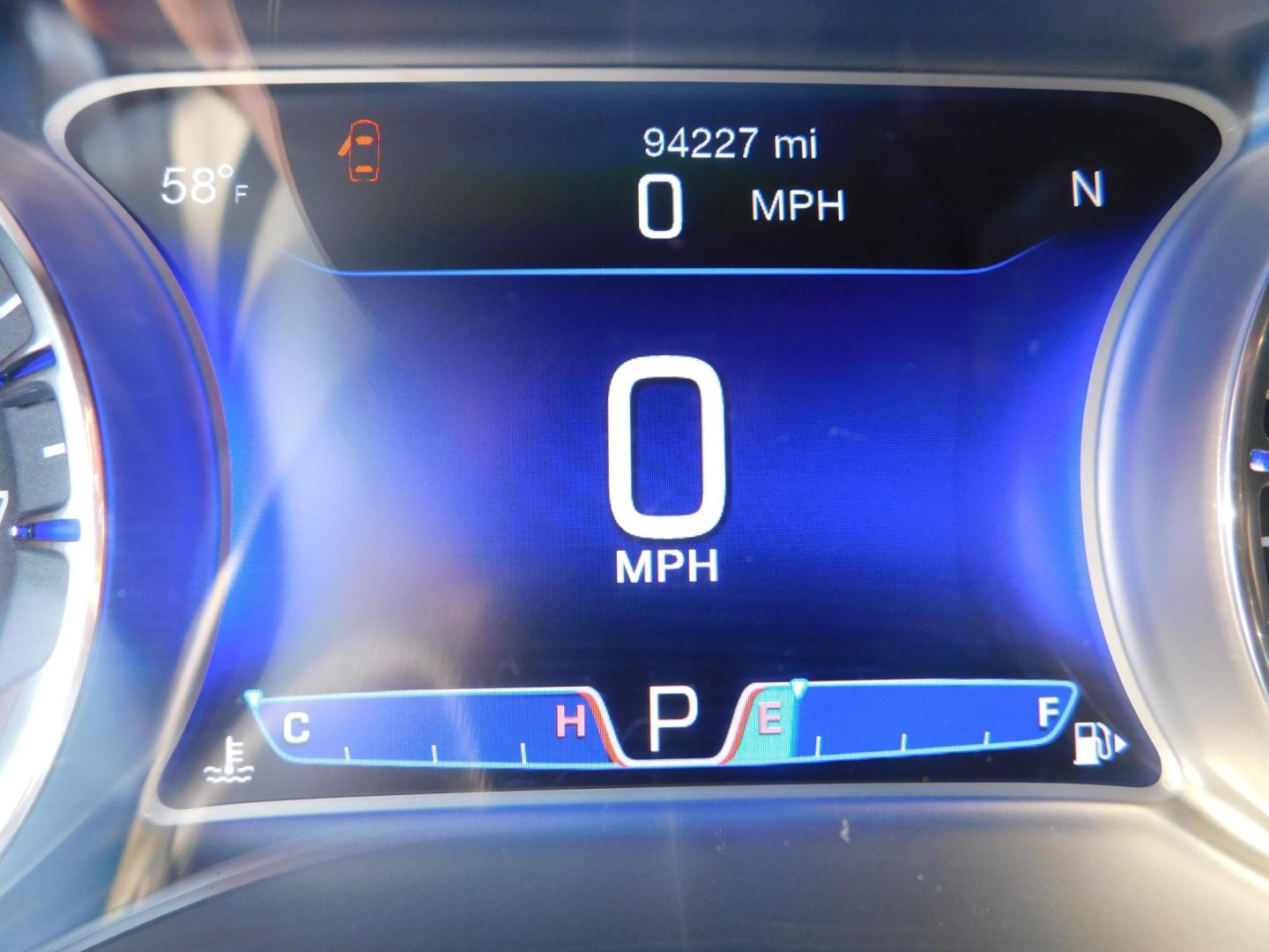 2015 GRAY Chrysler 200 C (1C3CCCCG6FN) with an 3.6L V6 DOHC 24V FFV engine, 9-Speed Automatic transmission, located at 2121 Burlington St, North Kansas City, MO, 64116, (816) 556-0707, 39.144707, -94.581978 - Photo#6