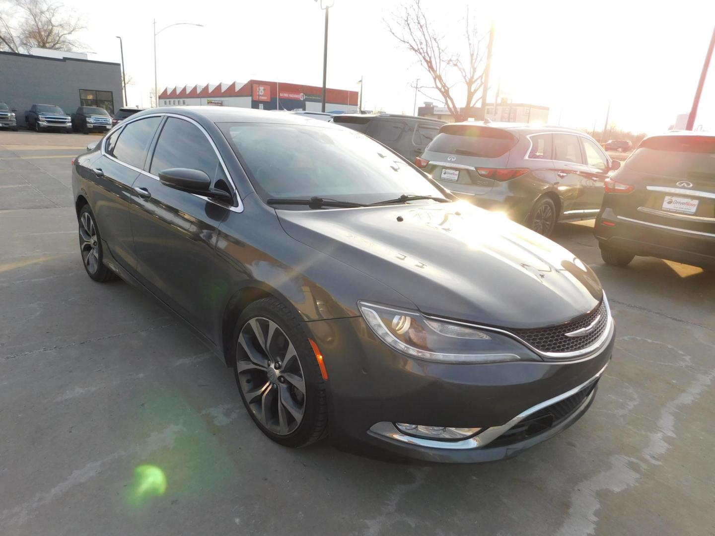 2015 GRAY Chrysler 200 C (1C3CCCCG6FN) with an 3.6L V6 DOHC 24V FFV engine, 9-Speed Automatic transmission, located at 2121 Burlington St, North Kansas City, MO, 64116, (816) 556-0707, 39.144707, -94.581978 - Photo#10