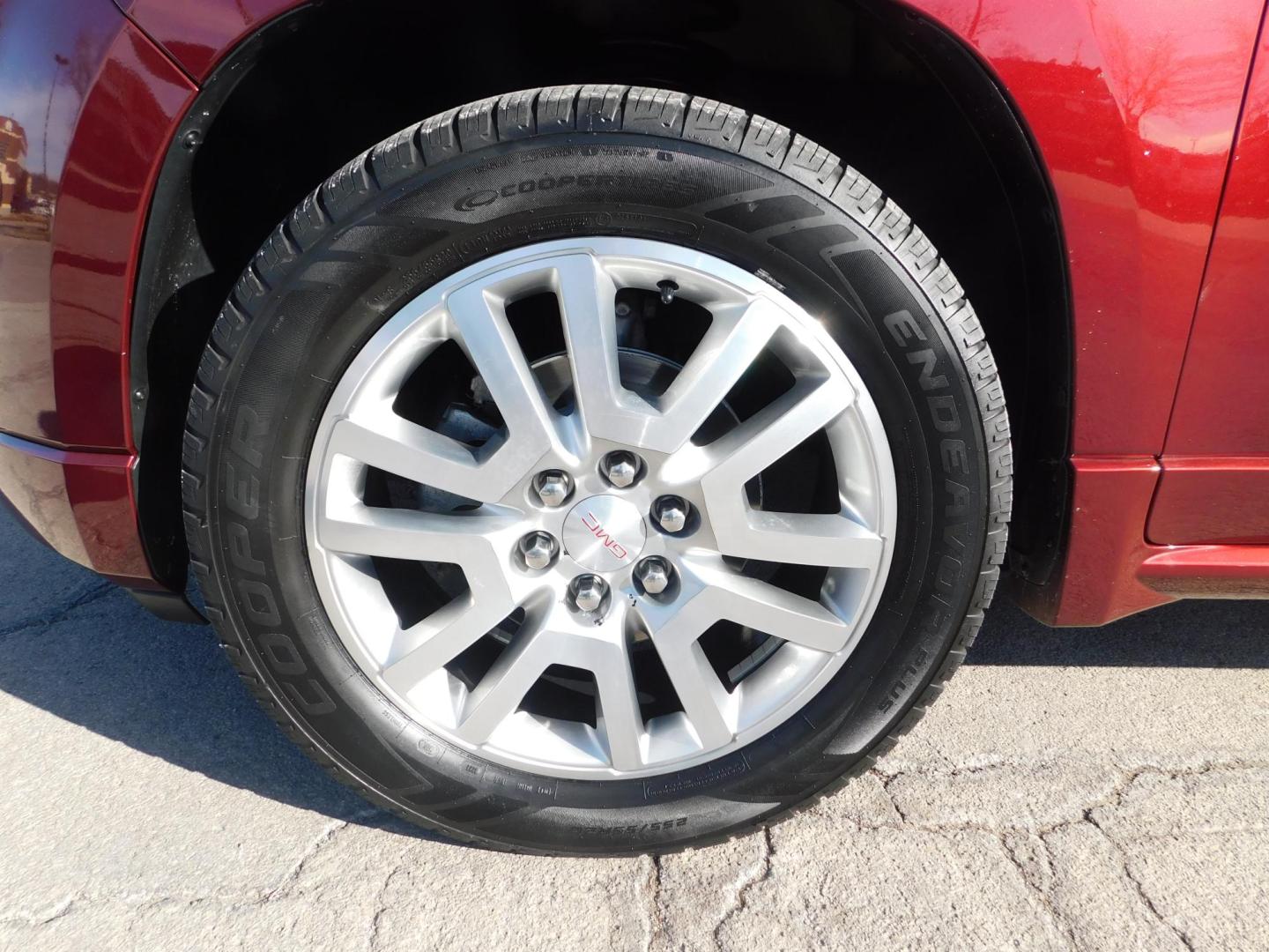 2015 RED GMC Acadia Denali FWD (1GKKRTKD1FJ) with an 3.6L V6 DOHC 24V engine, 6-Speed Automatic transmission, located at 2121 Burlington St, North Kansas City, MO, 64116, (816) 556-0707, 39.144707, -94.581978 - Photo#1