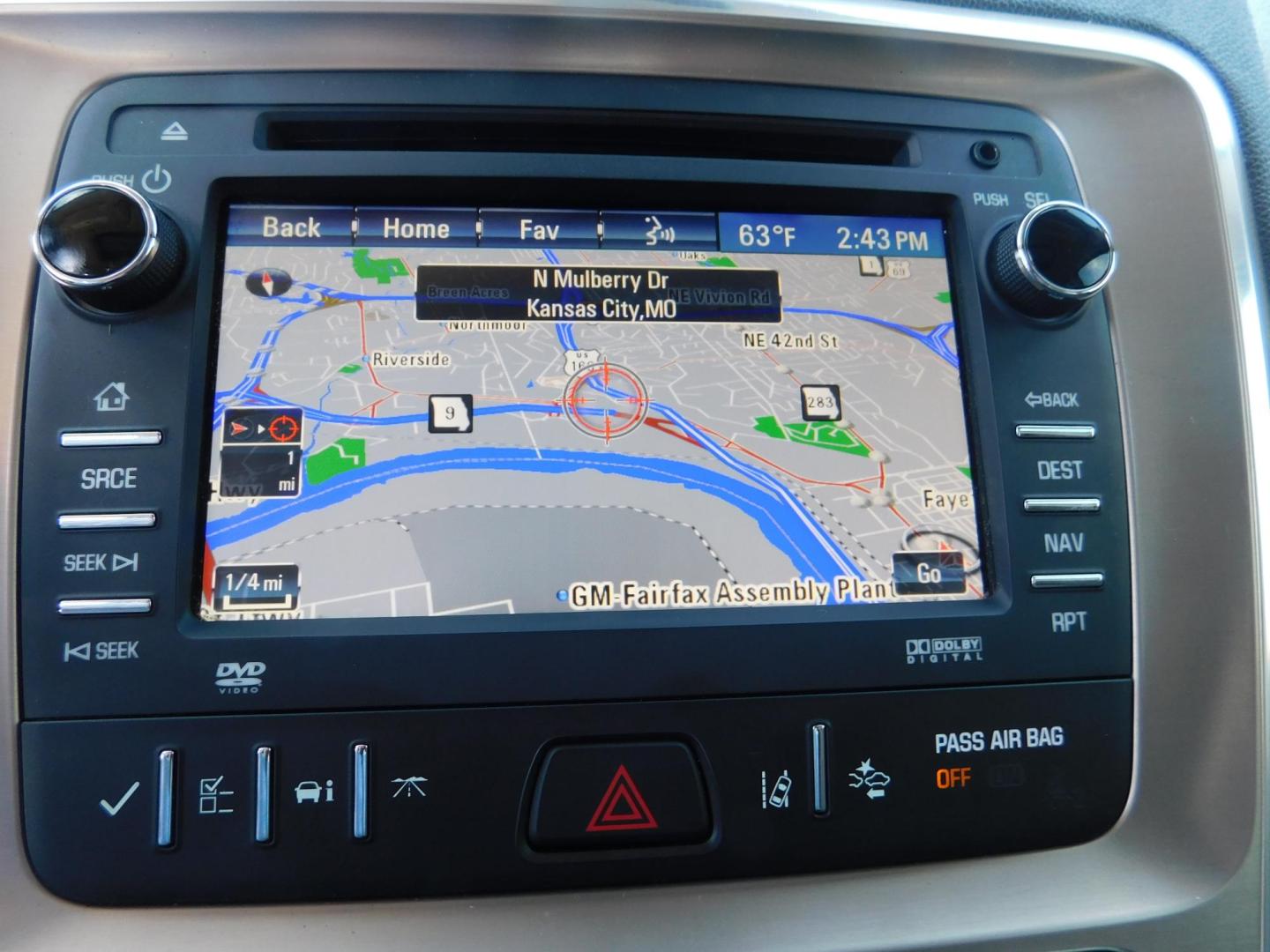 2015 RED GMC Acadia Denali FWD (1GKKRTKD1FJ) with an 3.6L V6 DOHC 24V engine, 6-Speed Automatic transmission, located at 2121 Burlington St, North Kansas City, MO, 64116, (816) 556-0707, 39.144707, -94.581978 - Photo#4